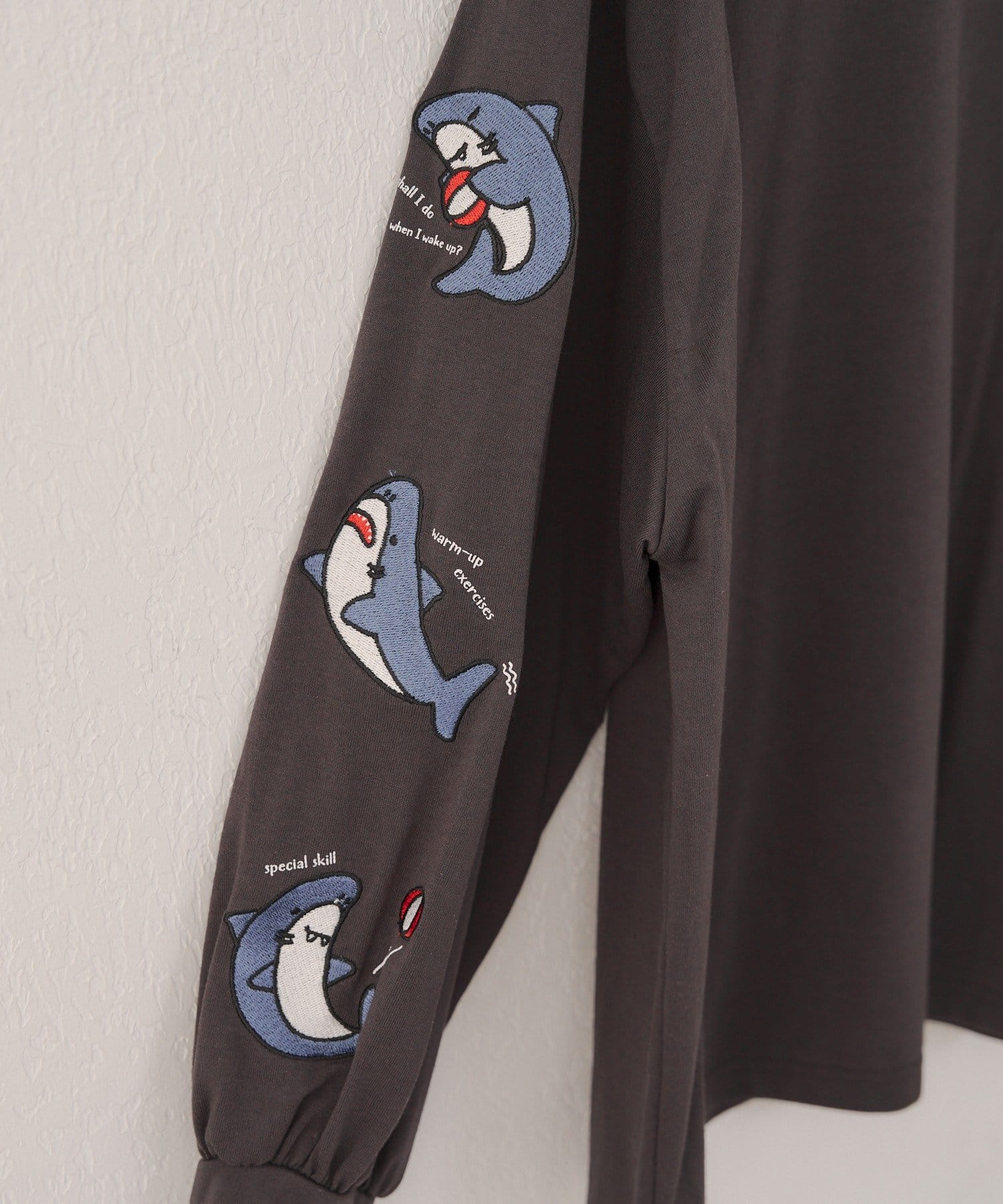 NICE CLAUP / OLIVE des OLIVE OUTLET(ナイスクラップ  / オリーブ デ オリーブ アウトレット) 【RMAF】袖刺繍ユルキャラロンT
