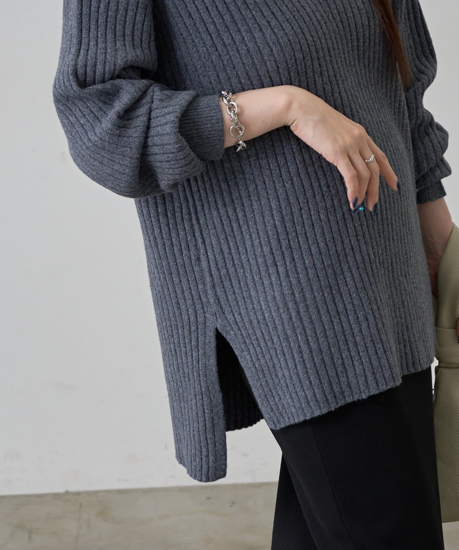 COLONY 2139(コロニー トゥーワンスリーナイン) relaxリブタートルニット