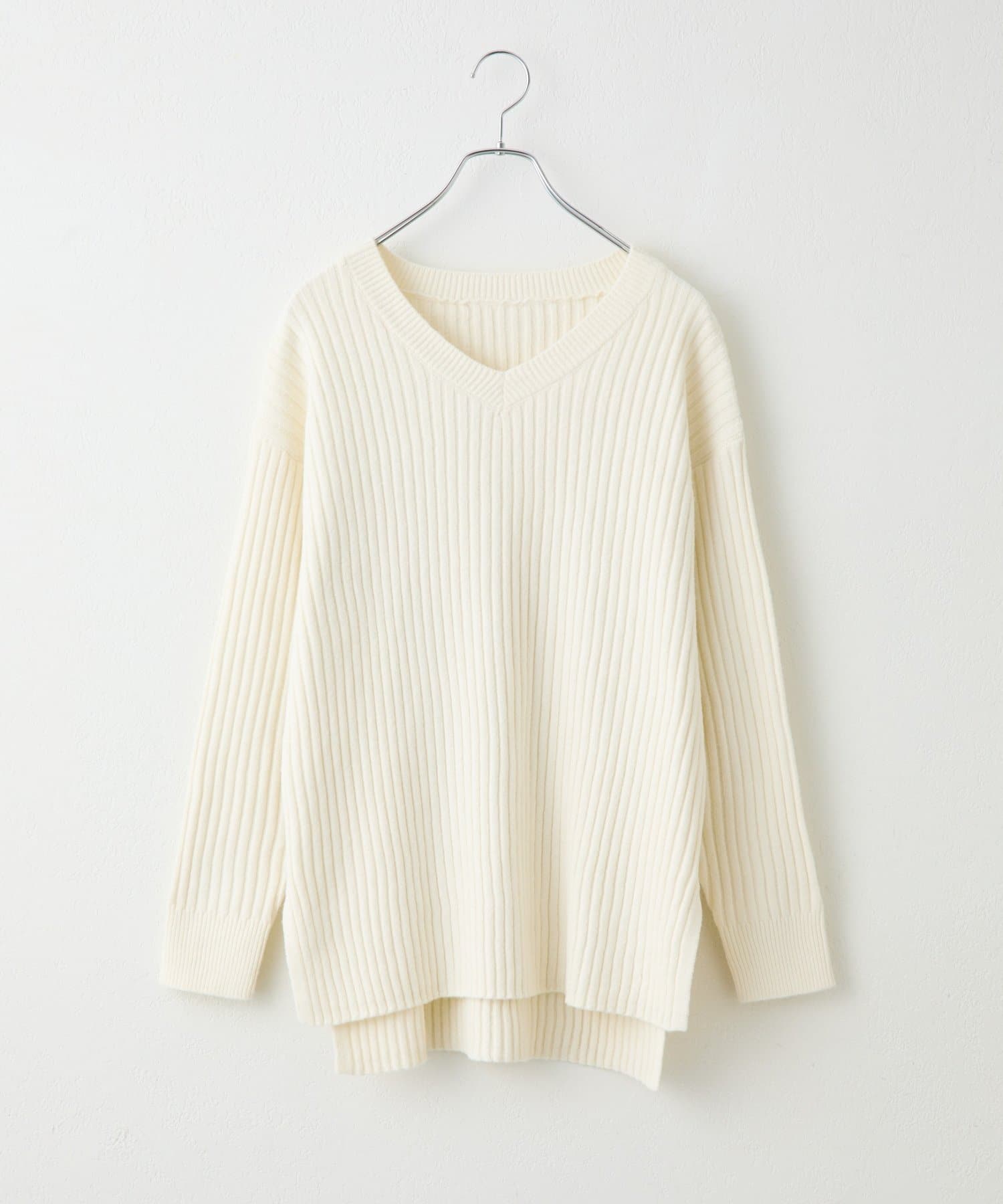 COLONY 2139(コロニー トゥーワンスリーナイン) relaxリブVネックニット