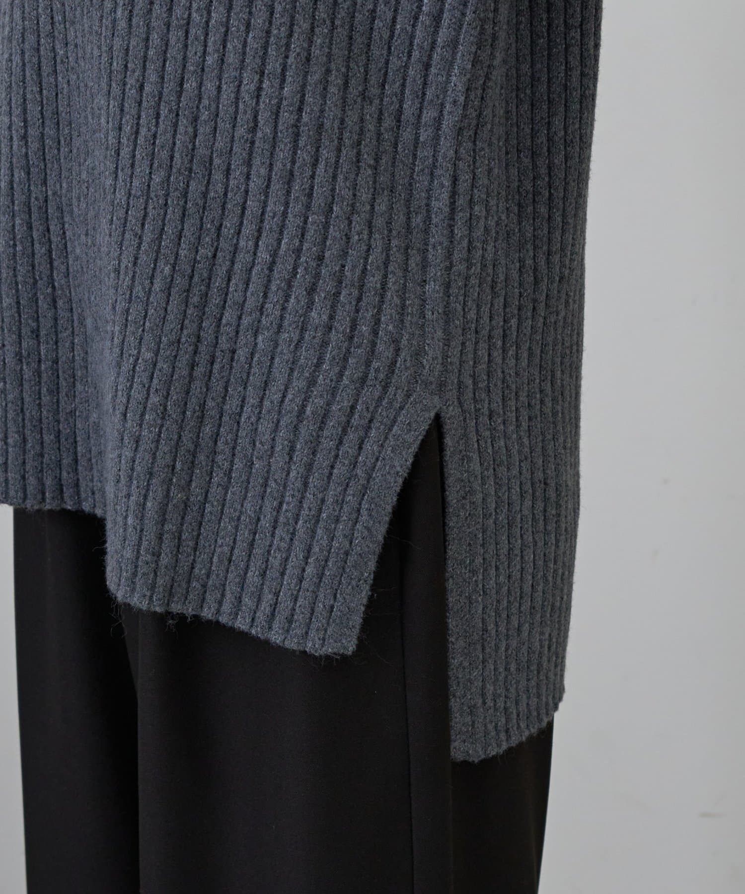 COLONY 2139(コロニー トゥーワンスリーナイン) relaxリブVネックニット