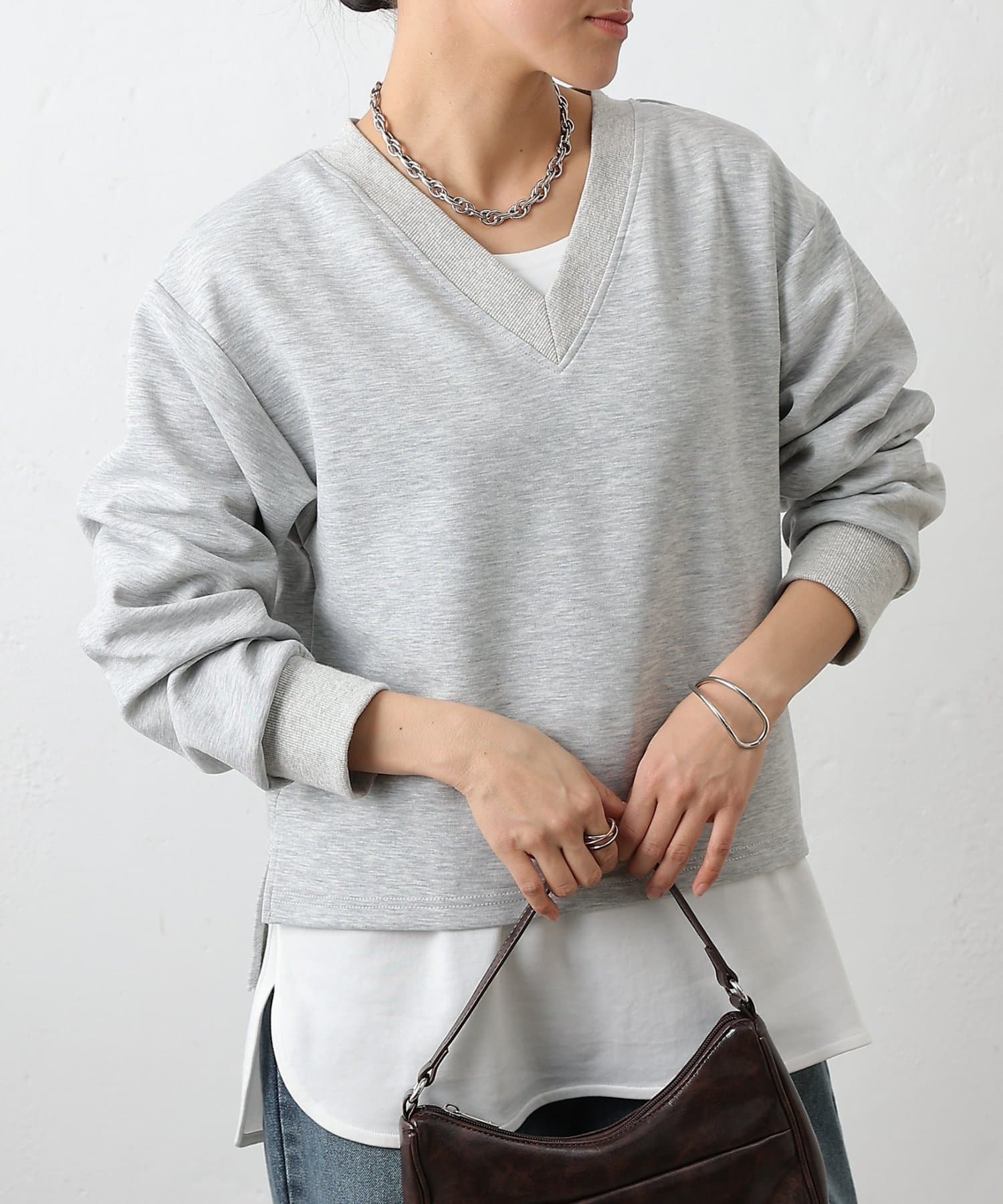 COLONY 2139(コロニー トゥーワンスリーナイン) ダンボールVネックプルオーバー