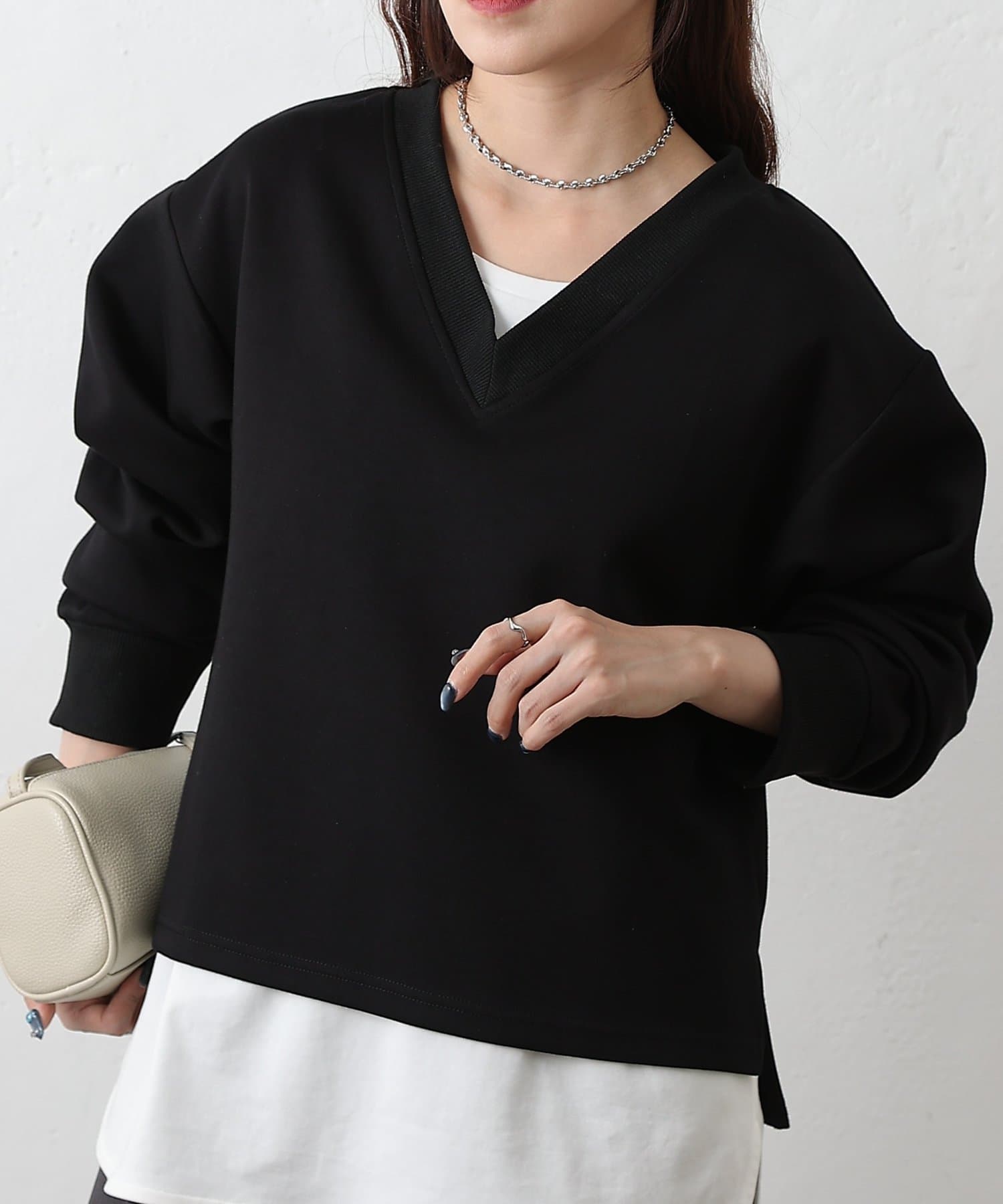 COLONY 2139(コロニー トゥーワンスリーナイン) ダンボールVネックプルオーバー