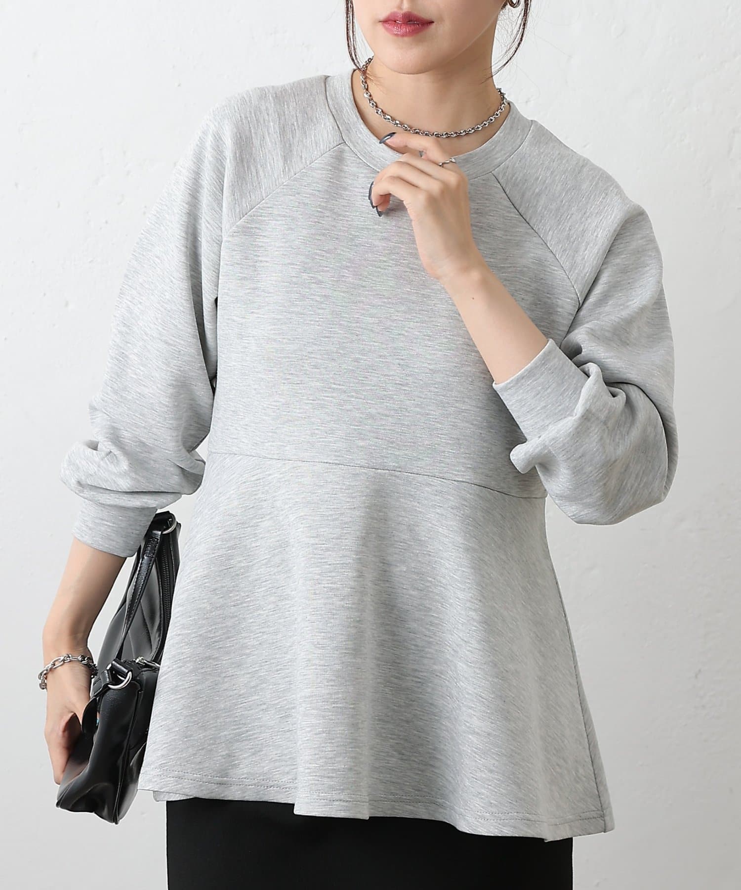 COLONY 2139(コロニー トゥーワンスリーナイン) ダンボールペプラムプルオーバー