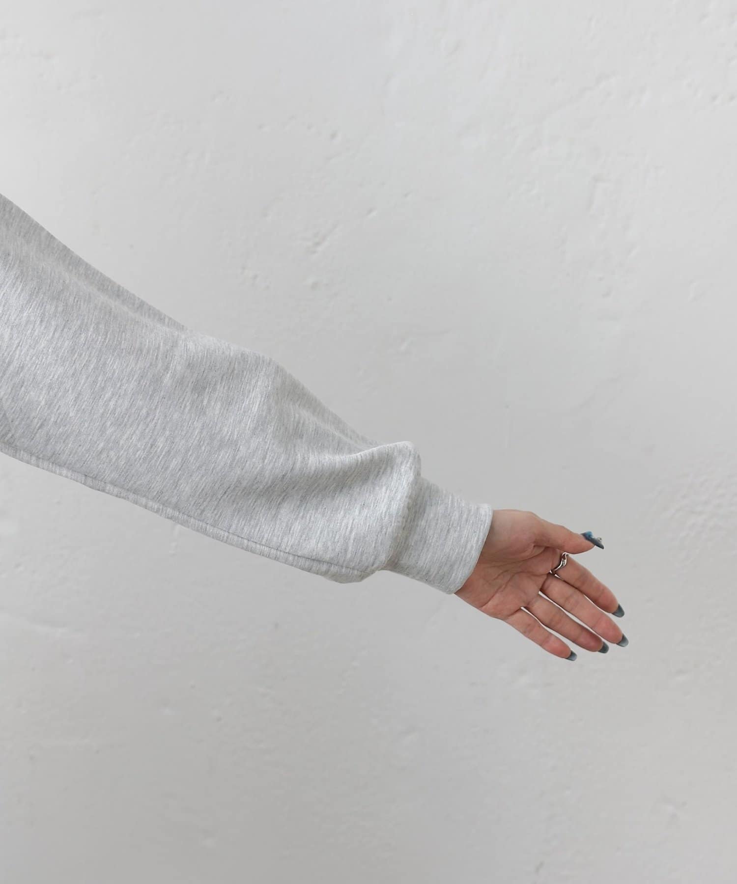 COLONY 2139(コロニー トゥーワンスリーナイン) ダンボールペプラムプルオーバー