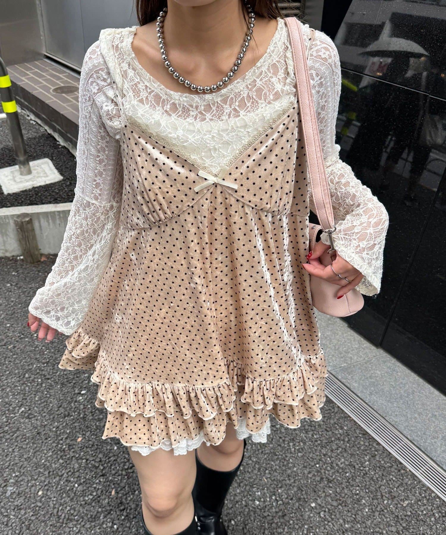 アソート柄ベロアキャミチュニックワンピース〈ドット／フラワー