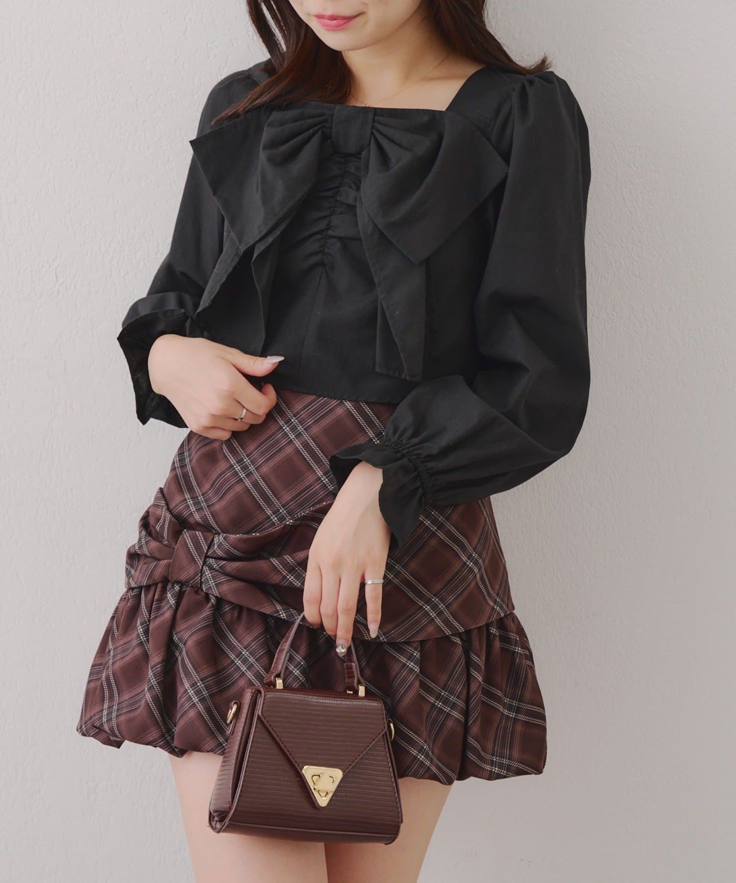 NICE CLAUP / OLIVE des OLIVE OUTLET(ナイスクラップ  / オリーブ デ オリーブ アウトレット) 【RMAF】リボンスクエアブラウス