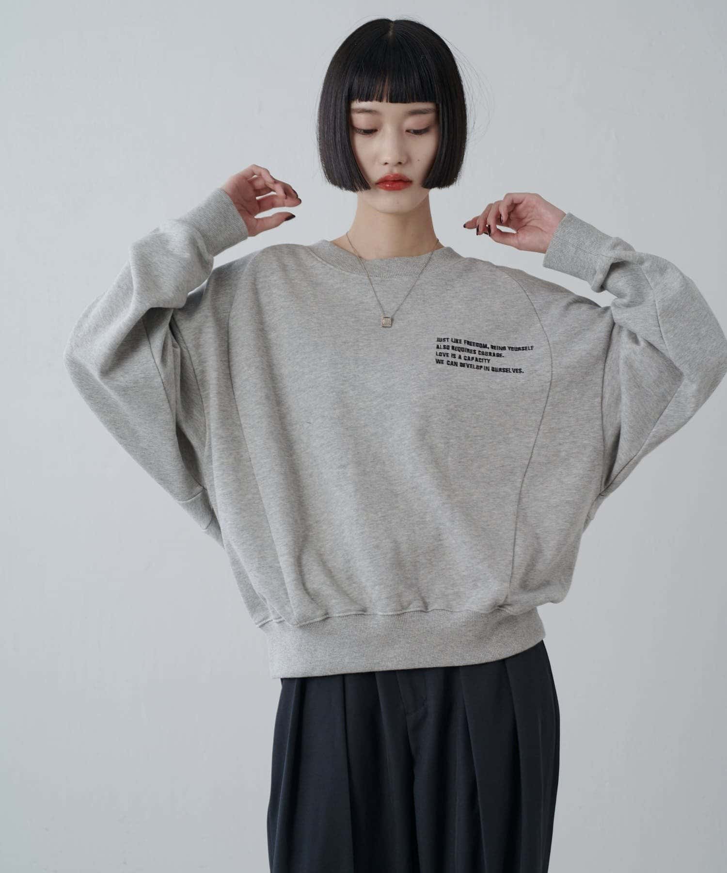 MAY企画/ユニセックス】ワンポイントロゴ刺繍クルーネック