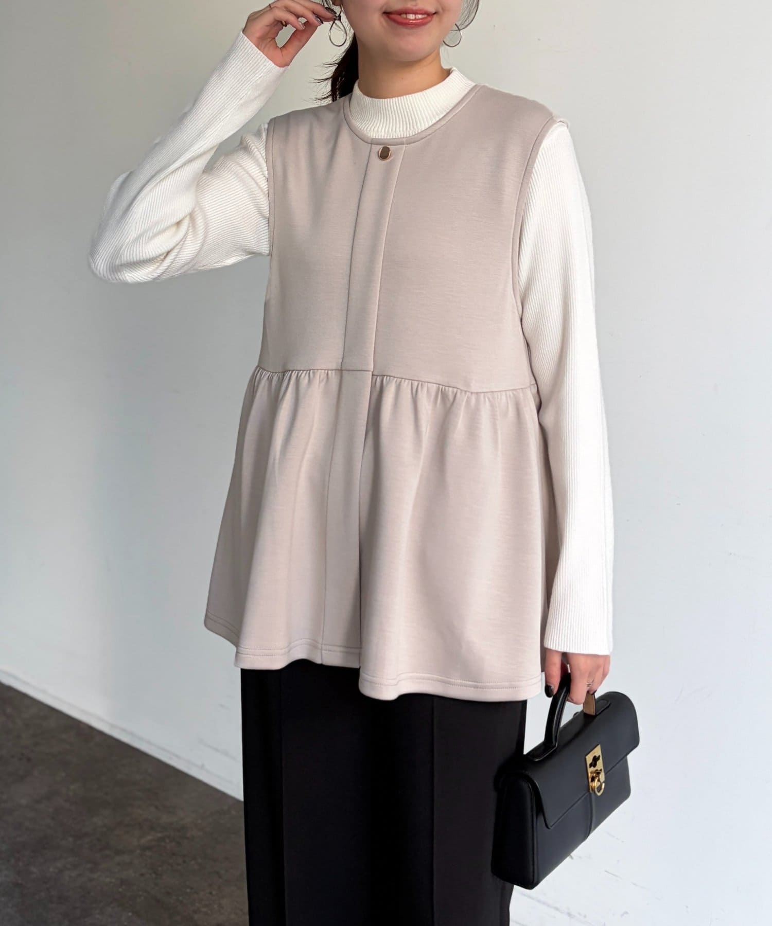 Chez toi(シェトワ) ペプラムベスト×ニットプルオーバー