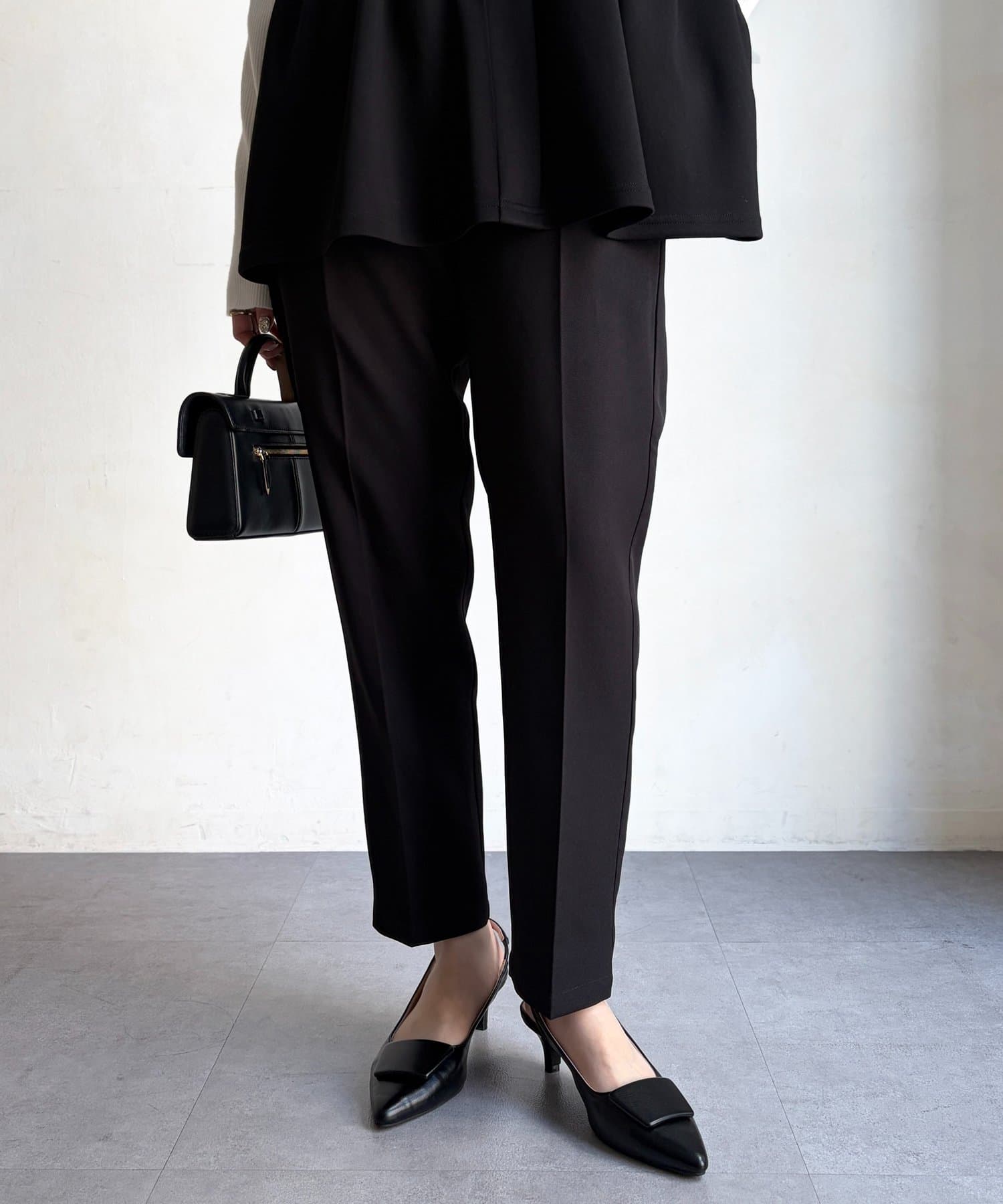 Chez toi(シェトワ) 【セレモニー対応可】フロッキードットテーパードパンツ