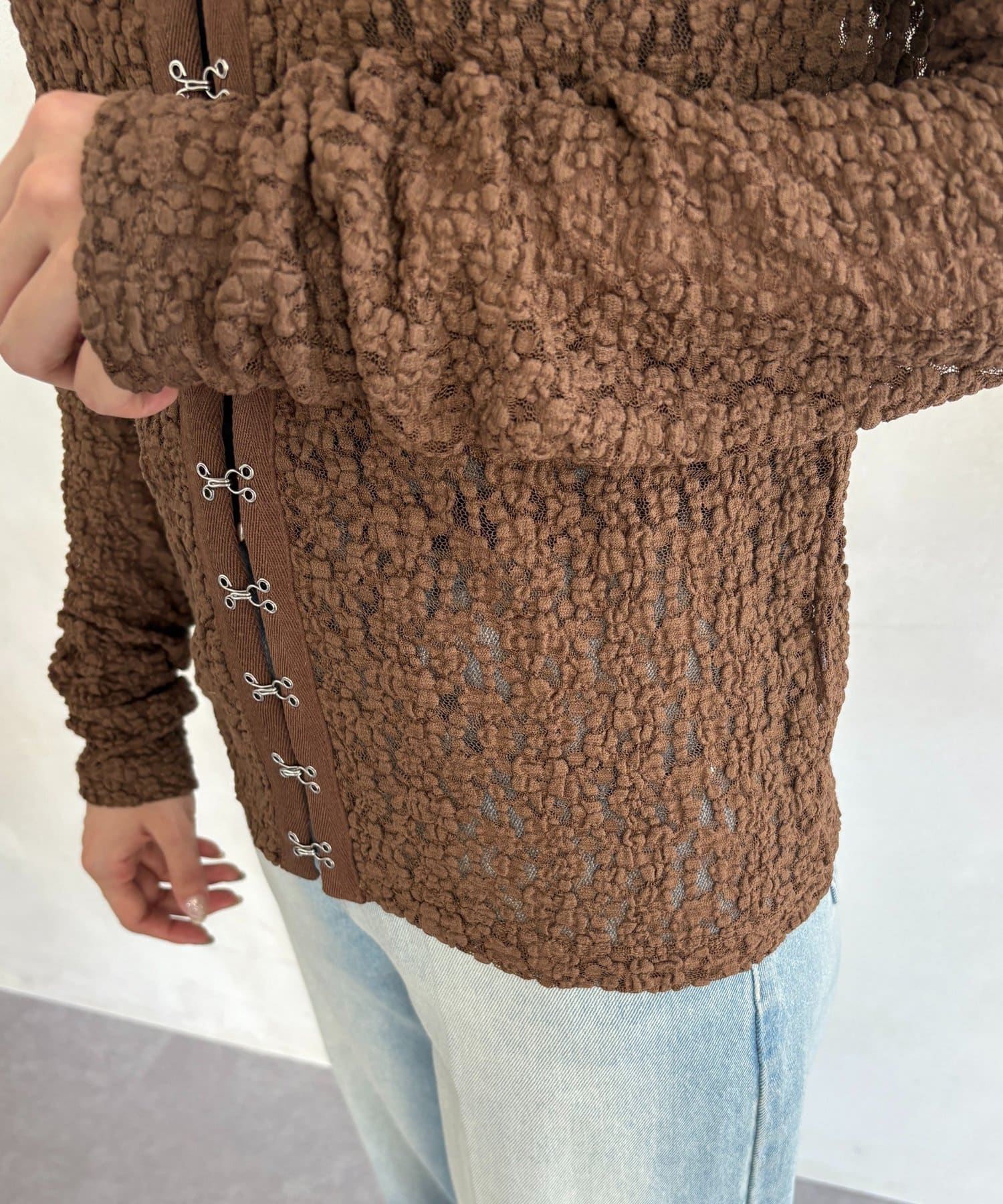 Thevon.(ゼヴォン) フロントホックレースプルオーバー