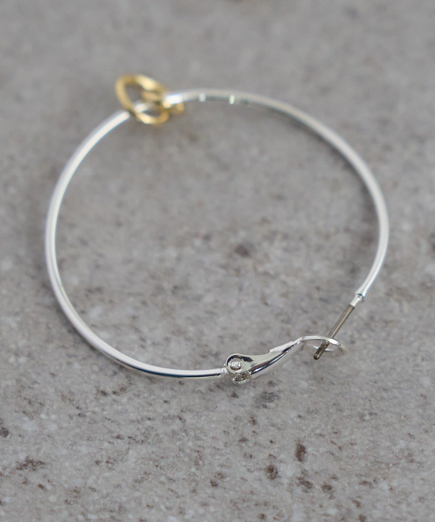 DISCOAT(ディスコート) 【GOLDY】カーリーチャームフープピアス