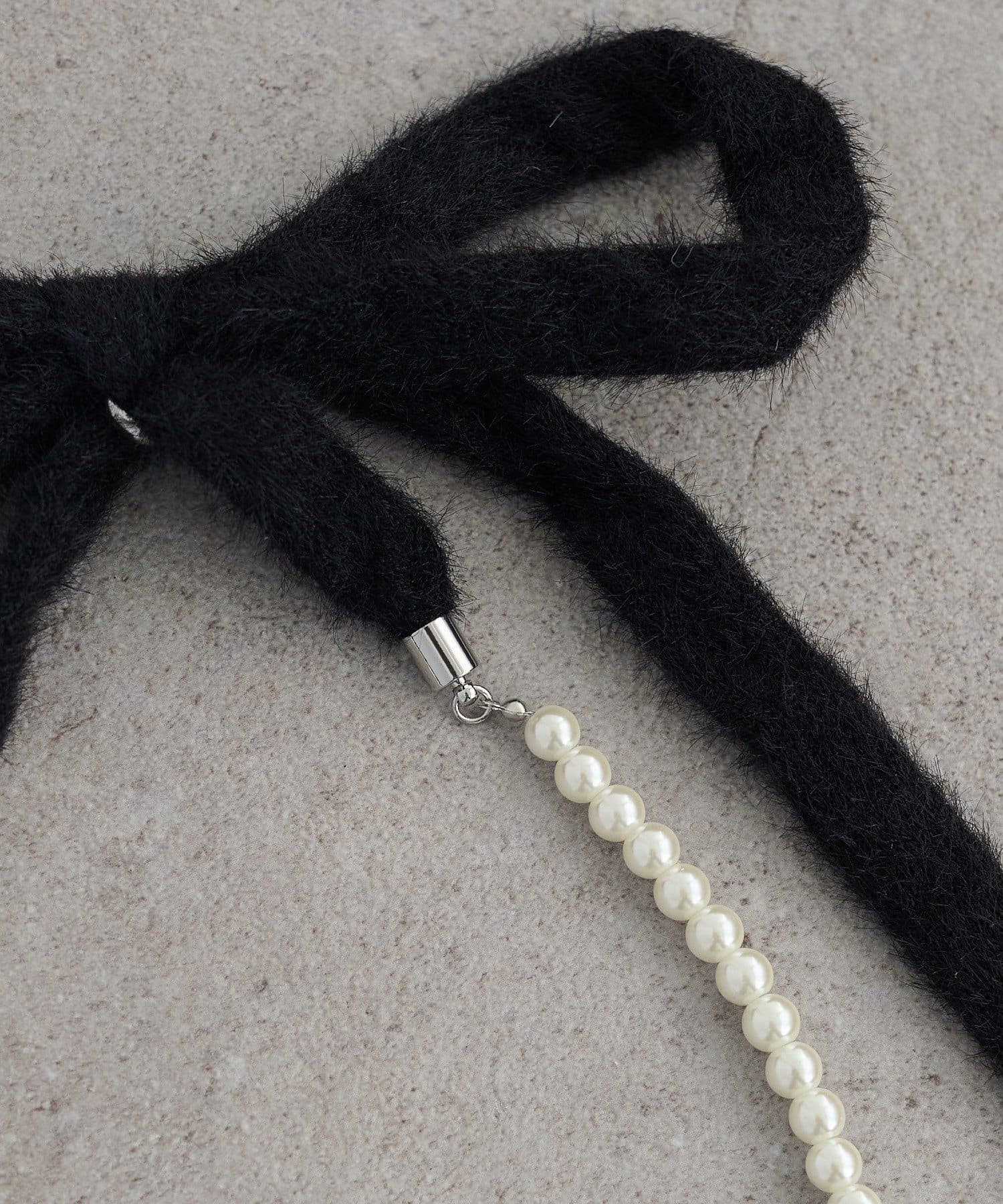 DISCOAT(ディスコート) 【GOLDY】バックシャギーリボンパールネックレス