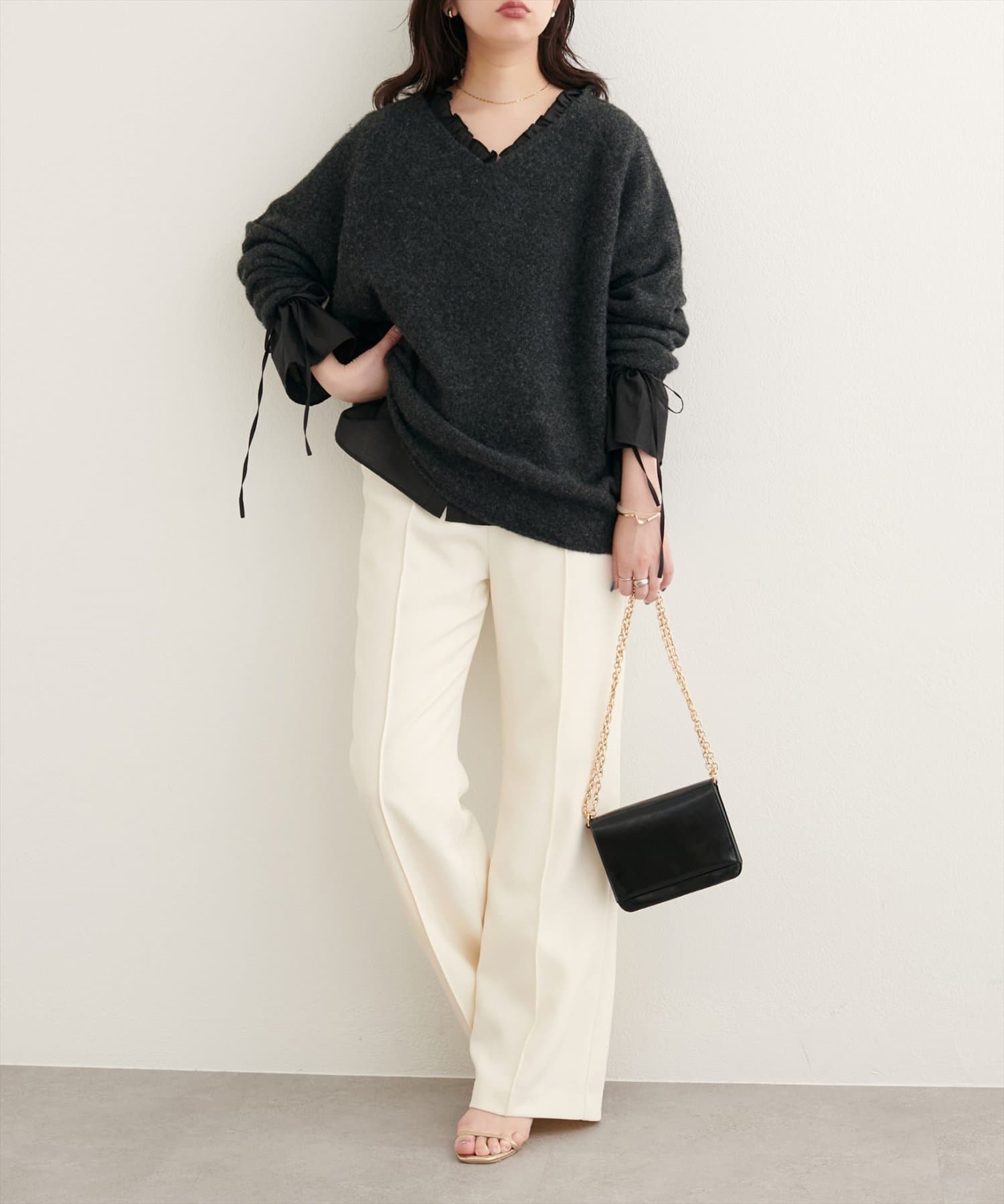 natural couture(ナチュラルクチュール) 【WEB限定】フリルVネックキャンディスリーブブラウス