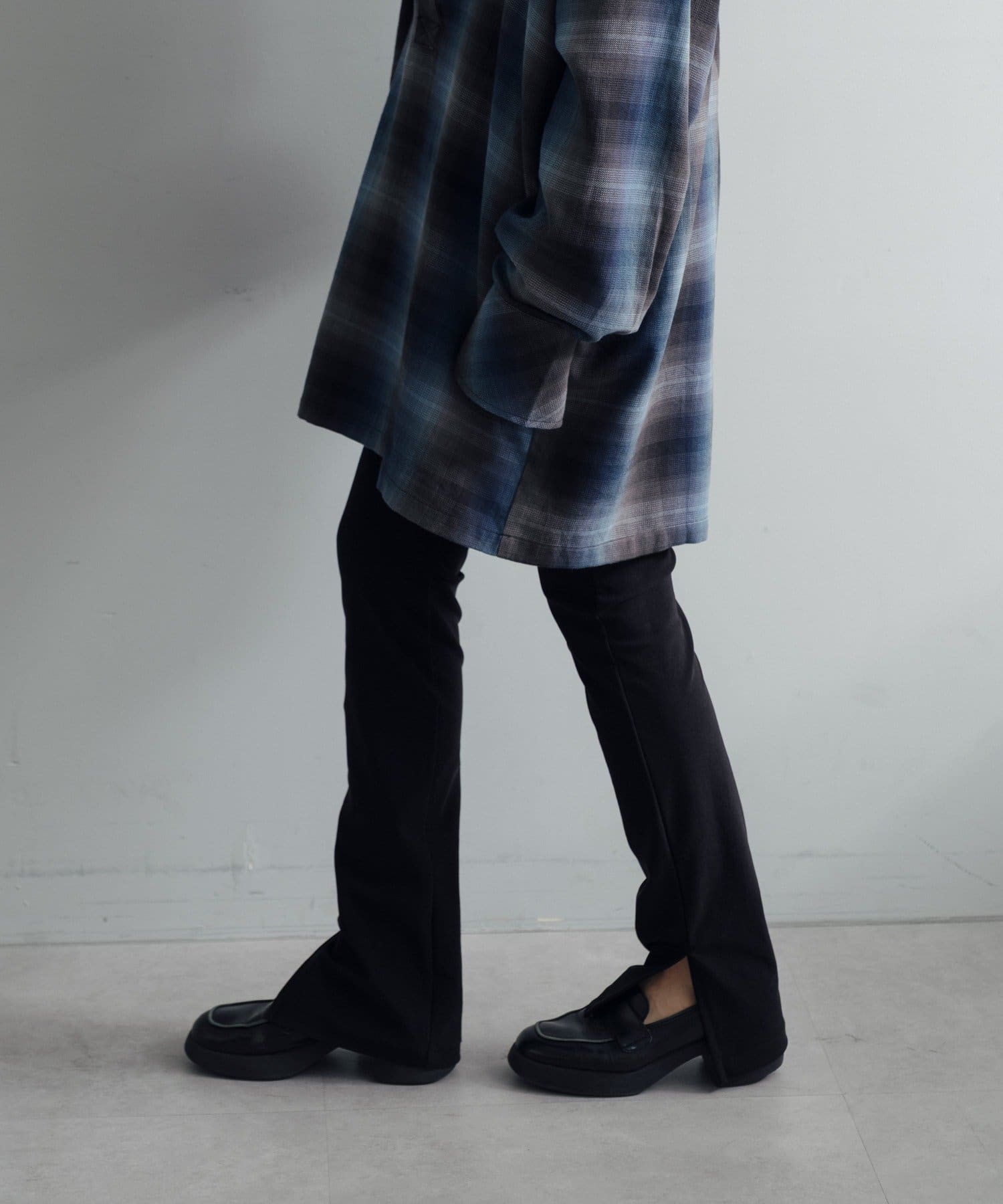 Pasterip(パセリ) Tricot rib slit pants