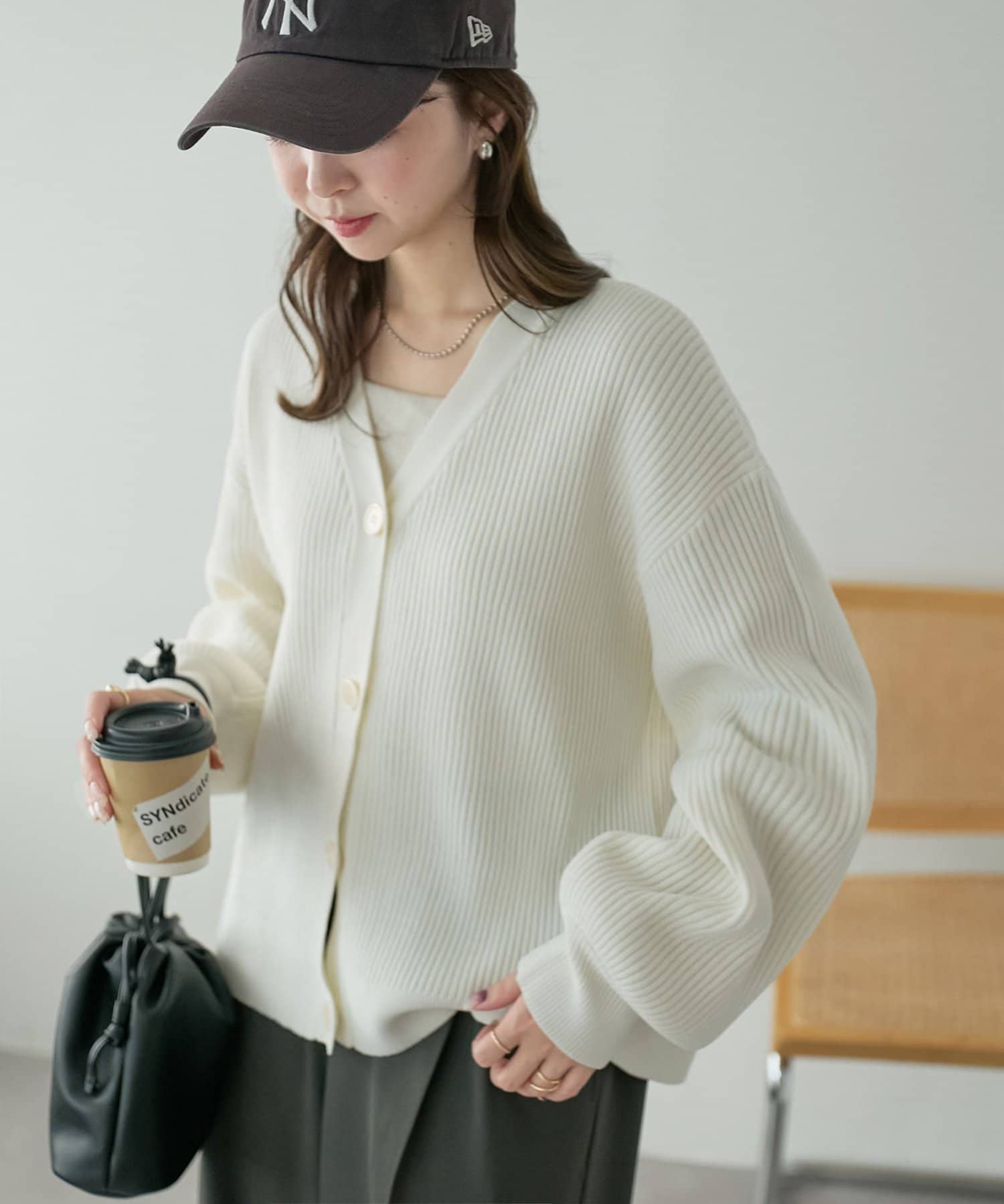 DISCOAT(ディスコート) ベロアモールVネックカーディガン