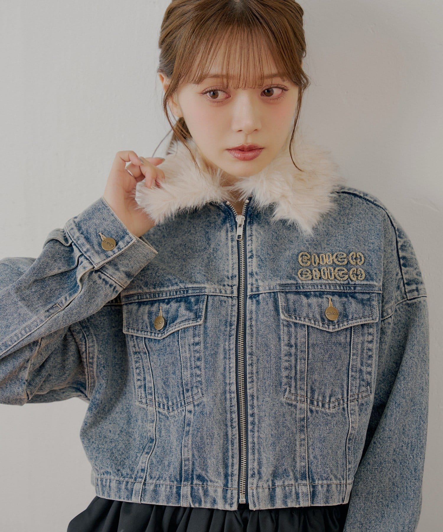 Chico(チコ) 【WEB限定】ファー取り外し胸ロゴショート丈ブルゾン