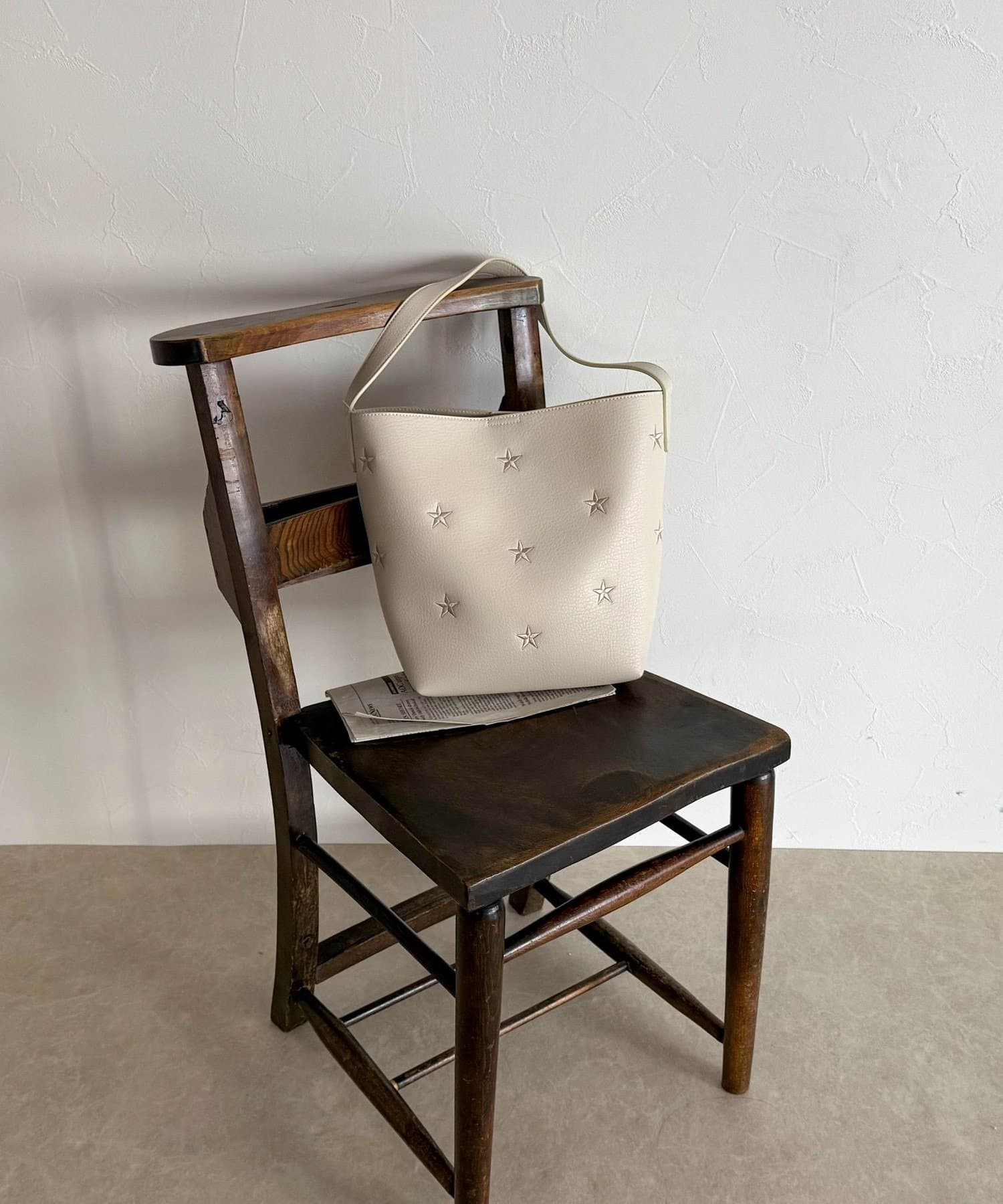 星刺しゅうフェイクレザーワンハンドルバッグ | FREDY & GLOSTER