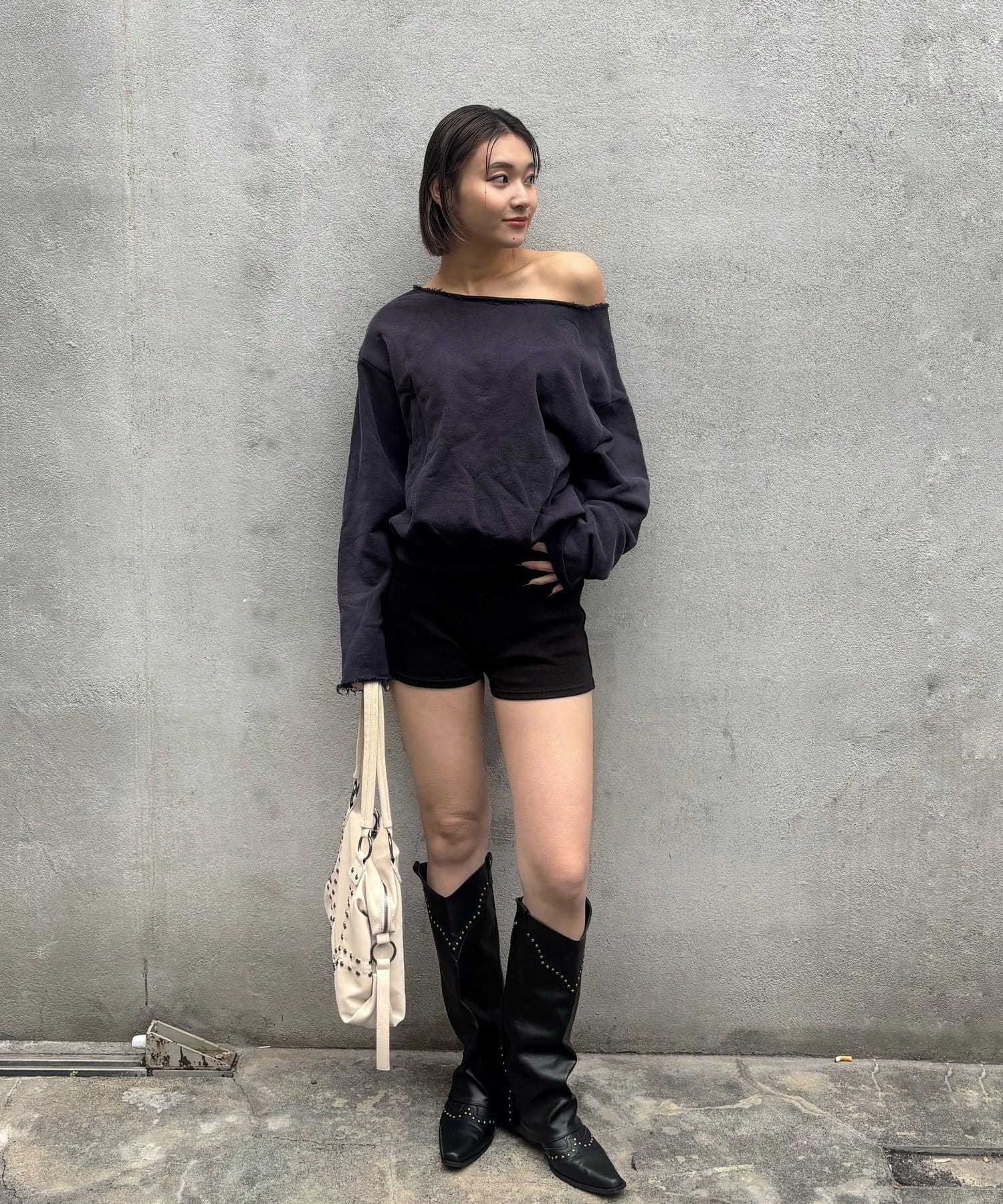 WHO’S WHO gallery(フーズフーギャラリー) 【WEB限定】オフショルスウェット