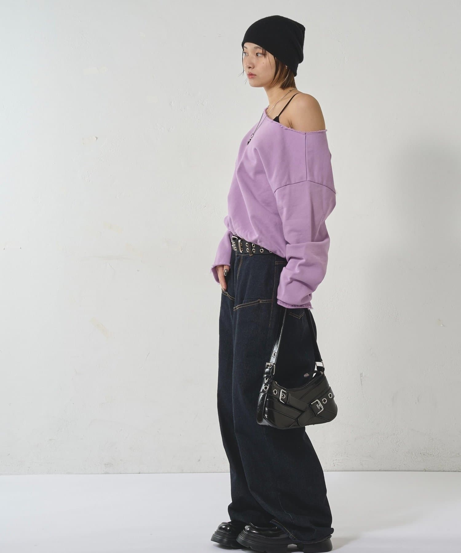 WHO’S WHO gallery(フーズフーギャラリー) 【WEB限定】オフショルスウェット