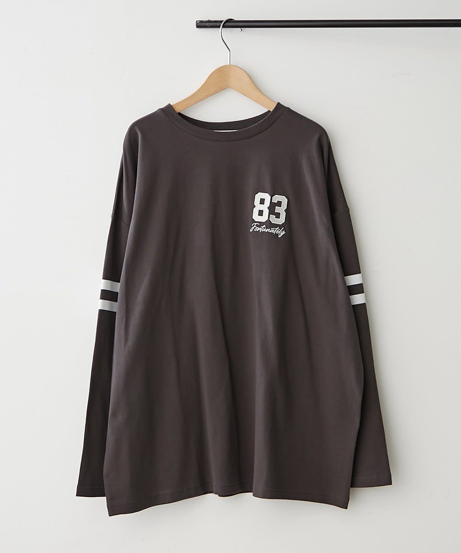 Remind me and forever(リマインドミーアンドフォーエバー) 【NUNIFE】袖ラインナンバリングBIGTシャツ
