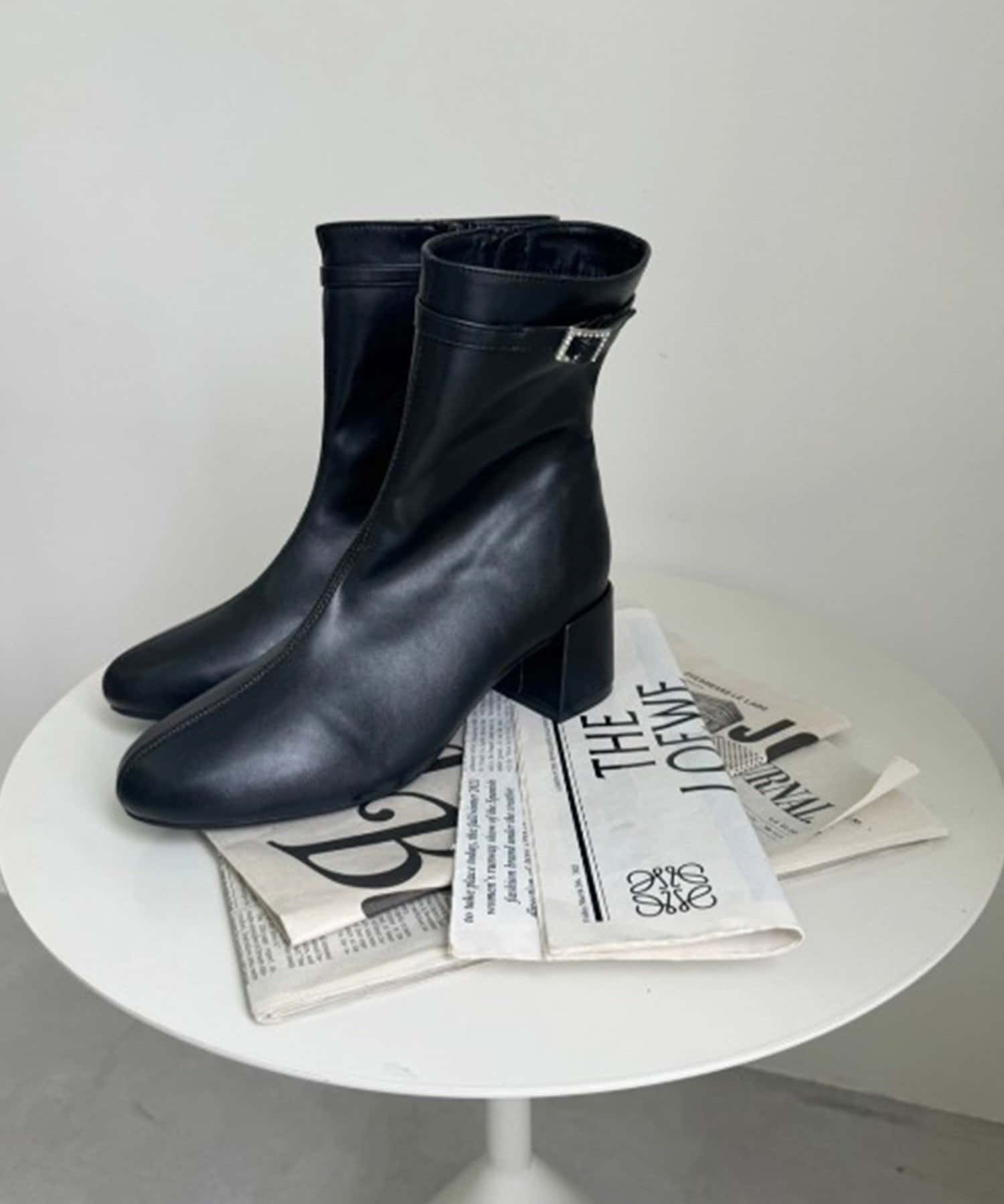 NICE CLAUP / OLIVE des OLIVE OUTLET(ナイスクラップ  / オリーブ デ オリーブ アウトレット) ビジューバックル付きショートブーツ