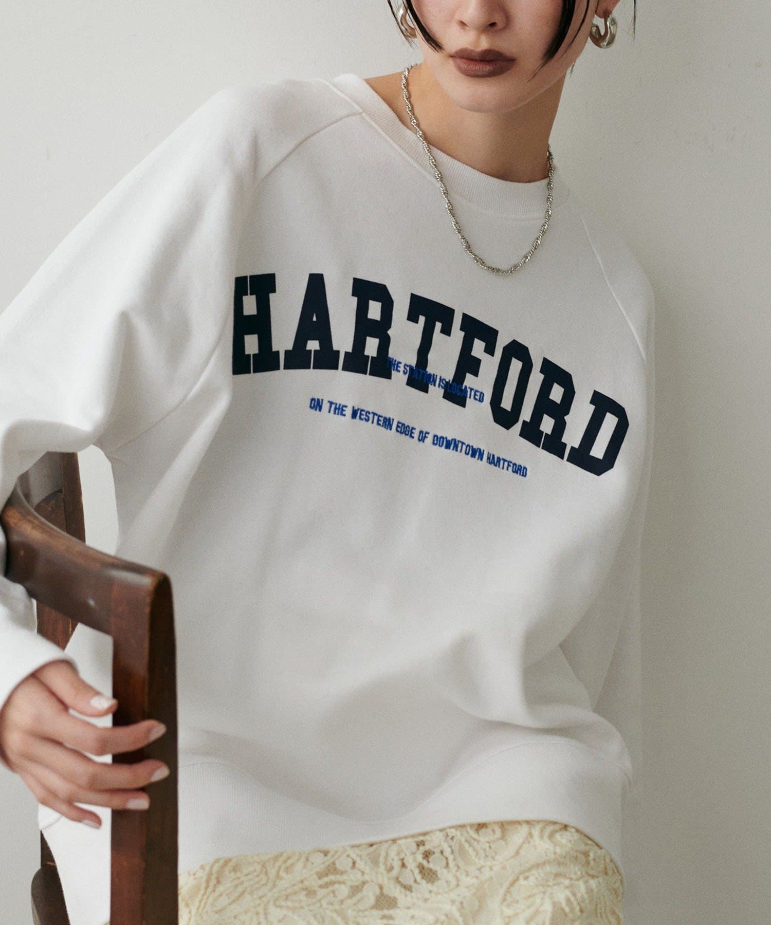 NICE CLAUP / OLIVE des OLIVE OUTLET(ナイスクラップ  / オリーブ デ オリーブ アウトレット) 【LARUTA】裏起毛プリント刺繍プルオーバー