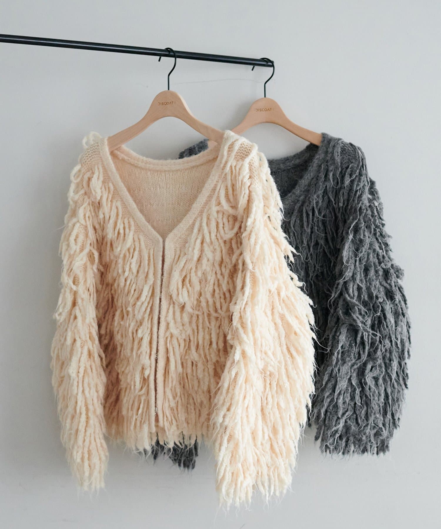 DISCOAT(ディスコート) 【＠fururi_______企画】フリンジ使いニットアウター《WEB限定》