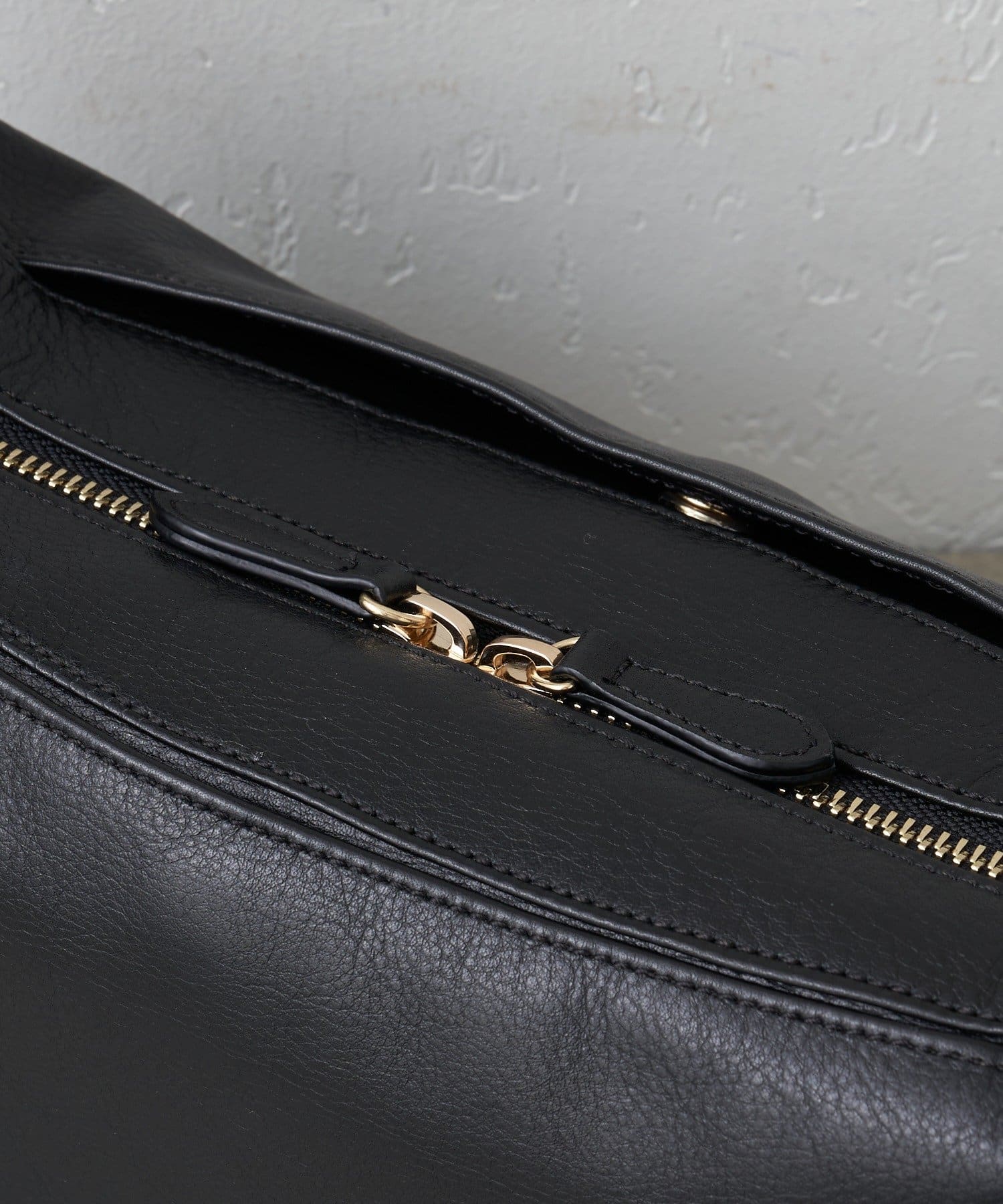 GALLARDAGALANTE(ガリャルダガランテ) 【2.718】撥水レザークロスボディバッグ