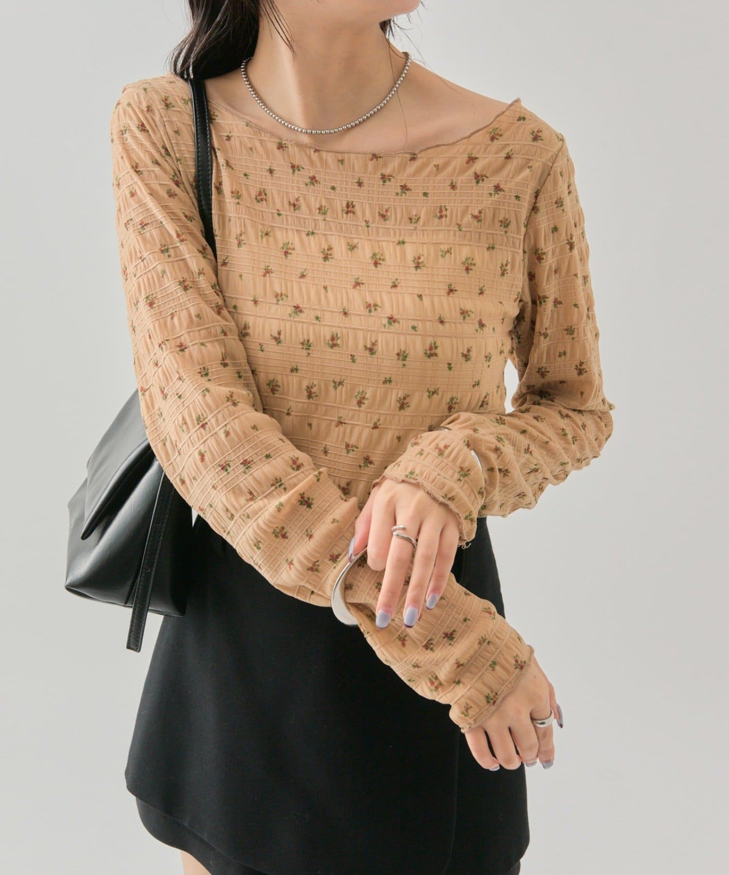 mystic(ミスティック) 小花シャーリングTシャツ