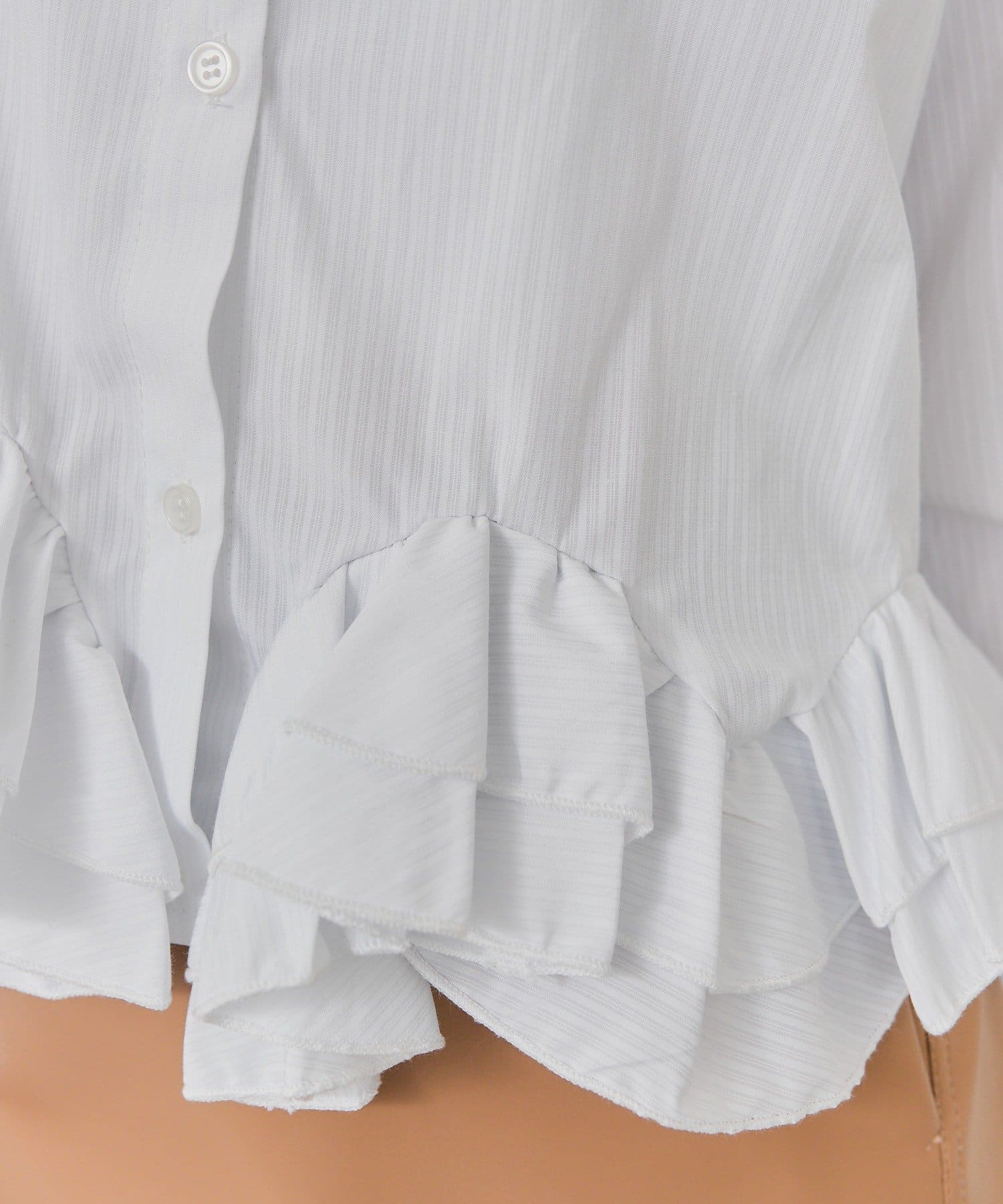 mystic(ミスティック) 《新色ホワイト/ピンク/ブルー2》ウェーブフリルブラウス