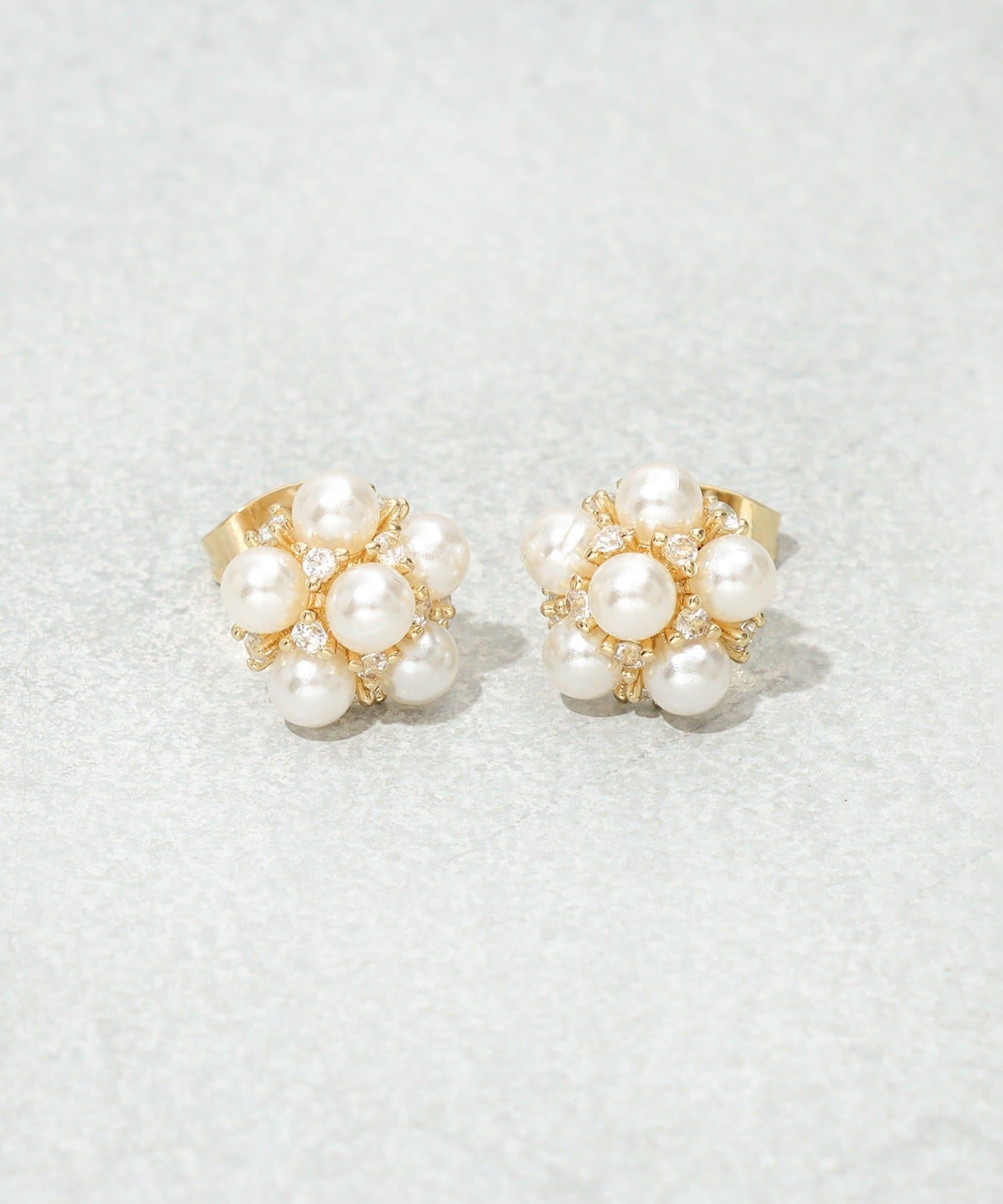 3COINS(スリーコインズ) フラワーパールピアス