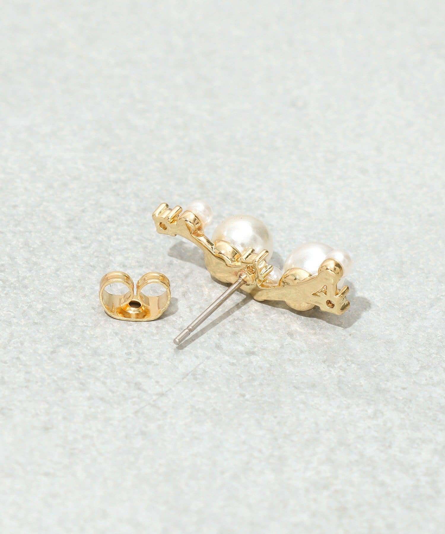 3COINS(スリーコインズ) パールキラキラピアス