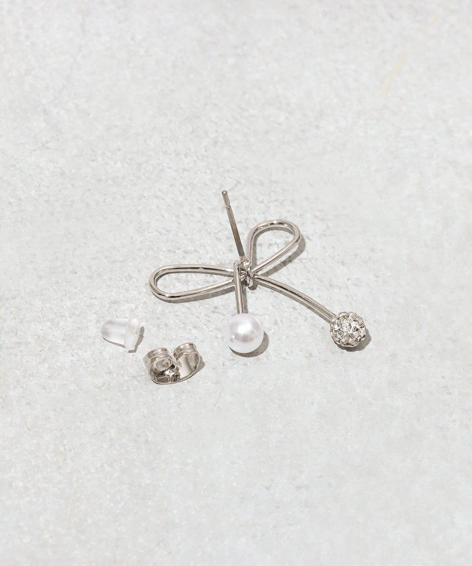 3COINS(スリーコインズ) パーツ付ラインリボンピアス