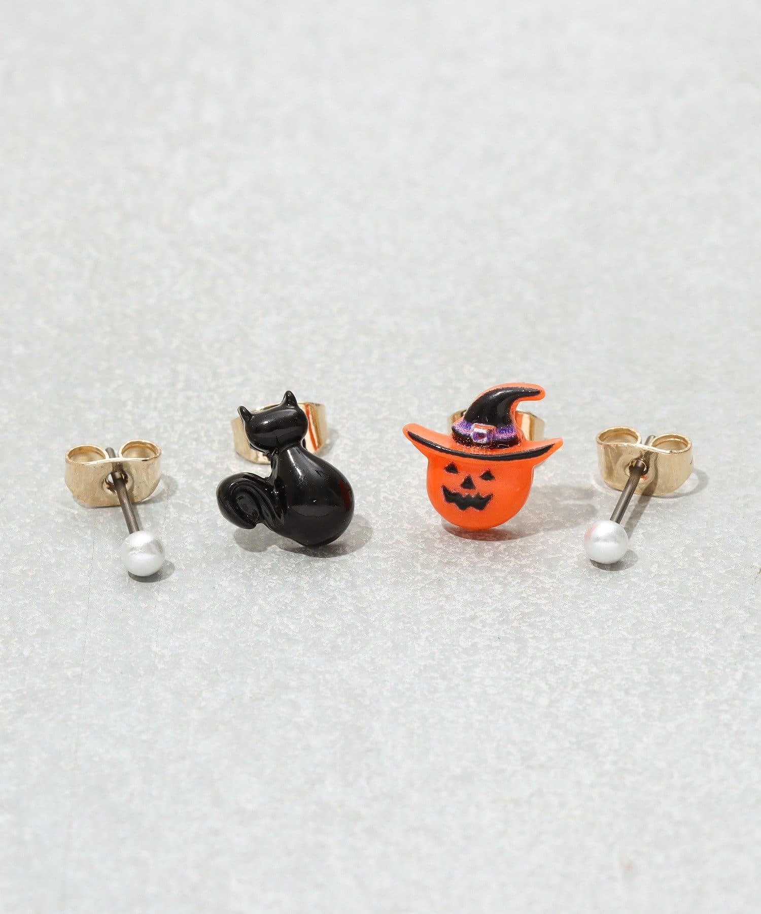 3COINS(スリーコインズ) ハロウィンピアス4個セット