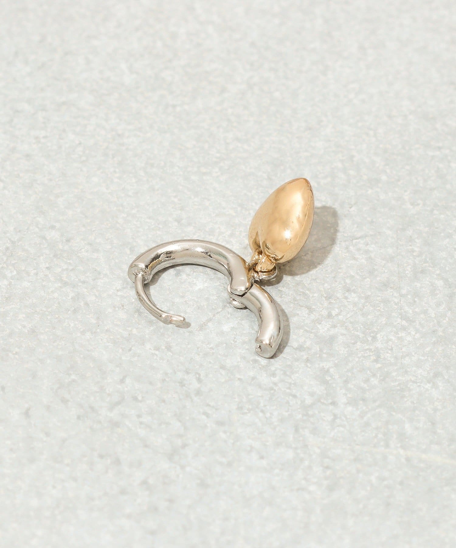 3COINS(スリーコインズ) 2トーンハートワンタッチピアス