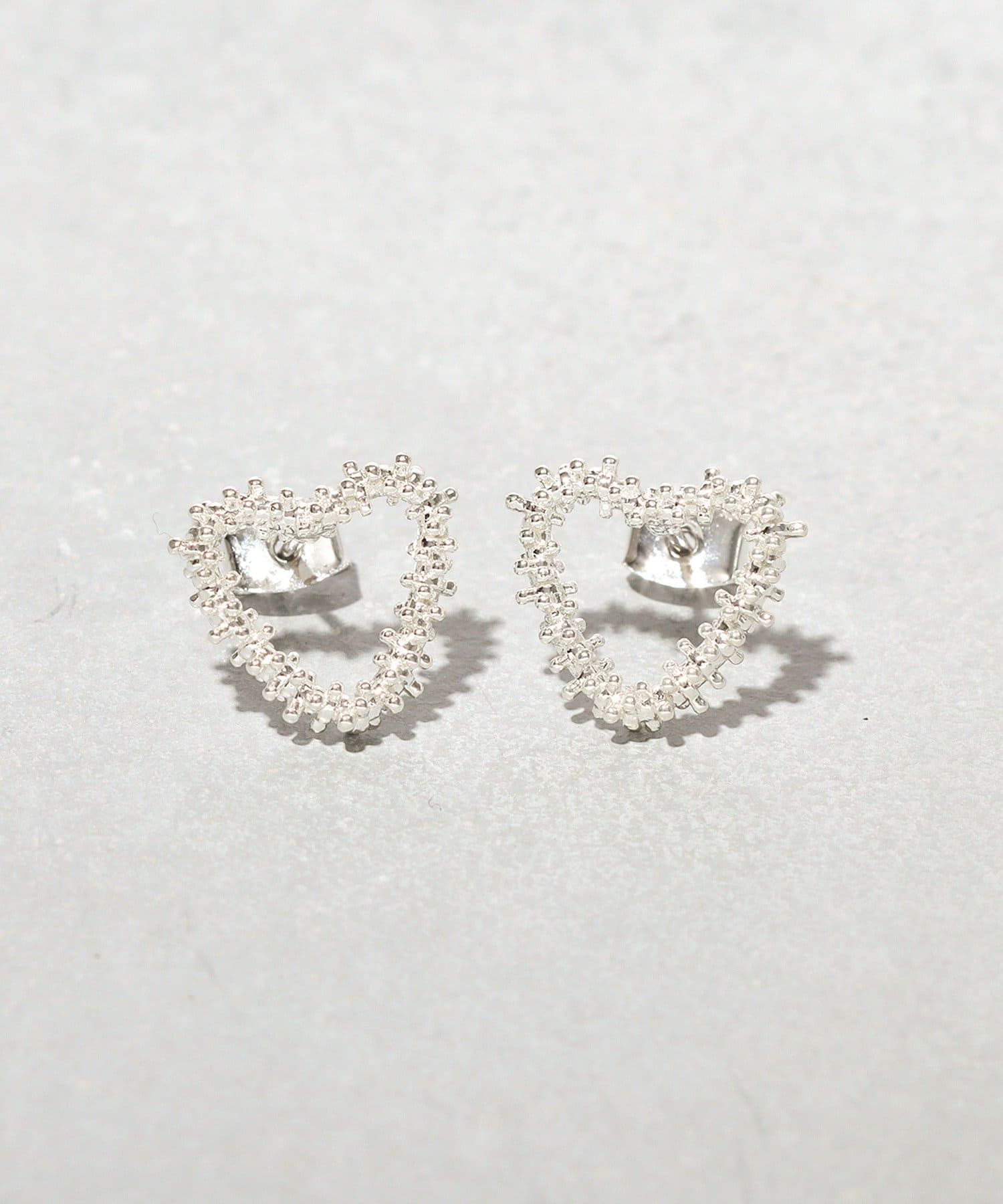 3COINS(スリーコインズ) ツブツブハートピアス