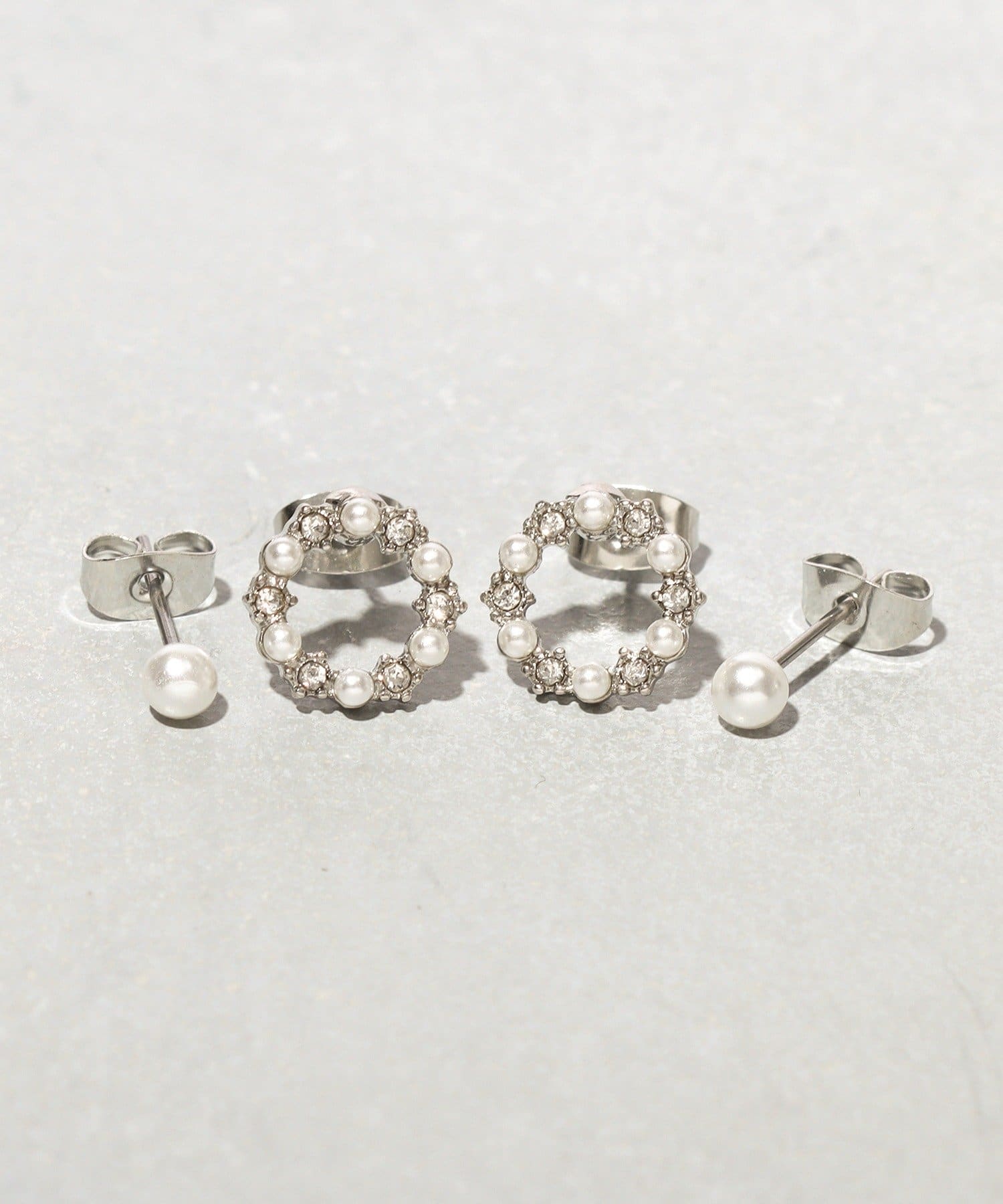 3COINS(スリーコインズ) パールラウンドピアス4個セット