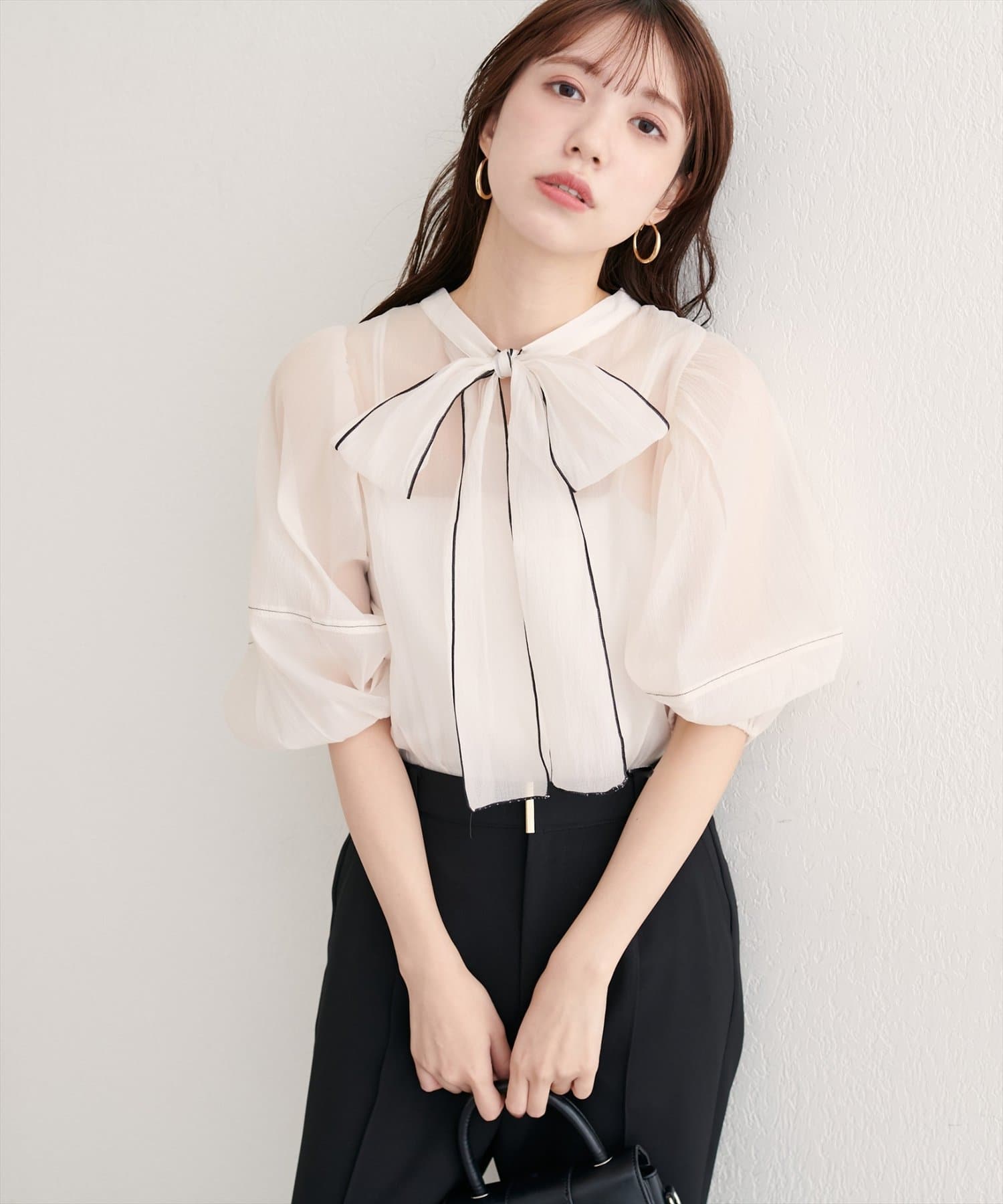 natural couture(ナチュラルクチュール) 【WEB限定】〈osono〉配色シアーボウタイブラウス