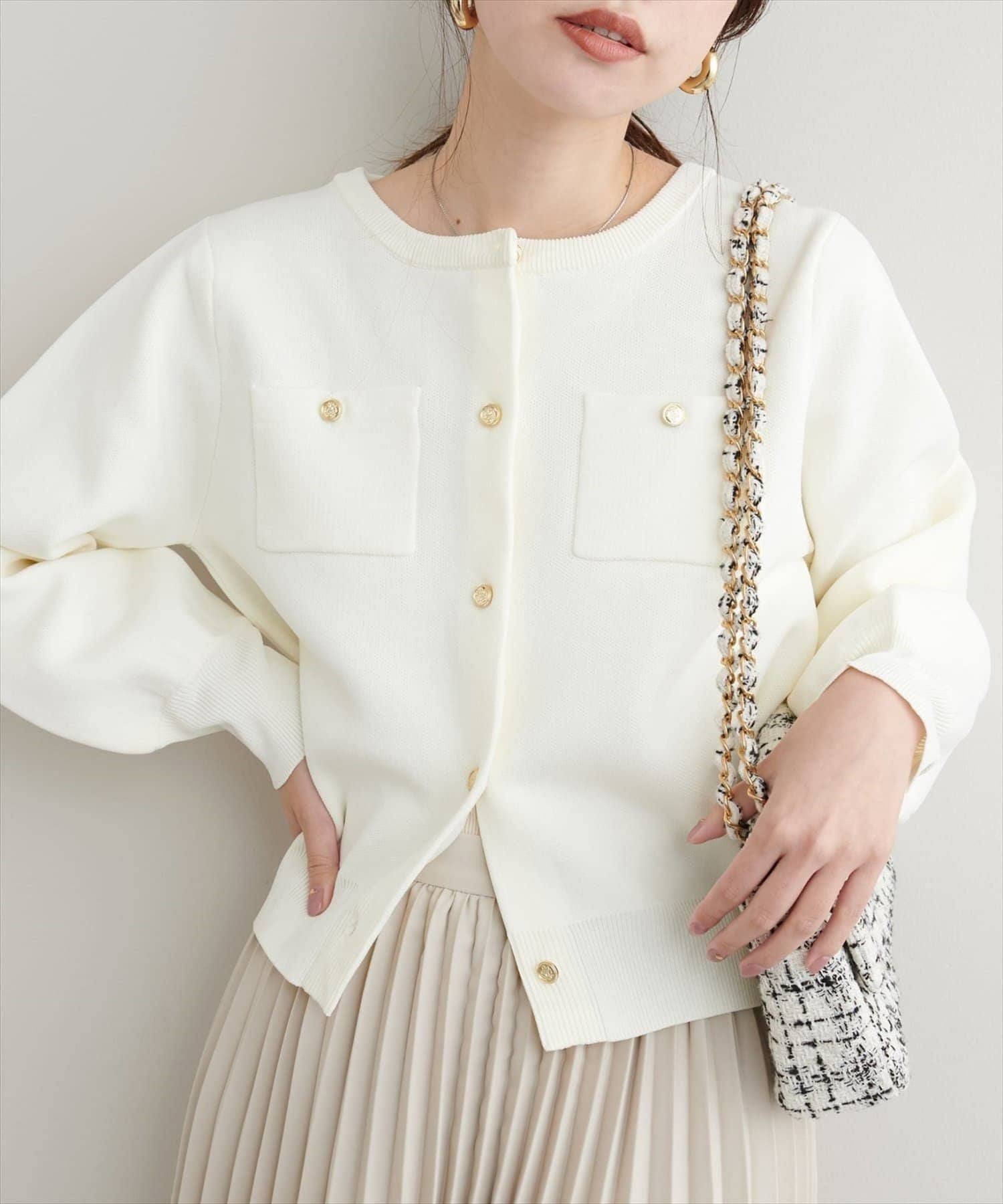 natural couture(ナチュラルクチュール) 【WEB限定】ポリニット金釦ポケ付きカーディガン