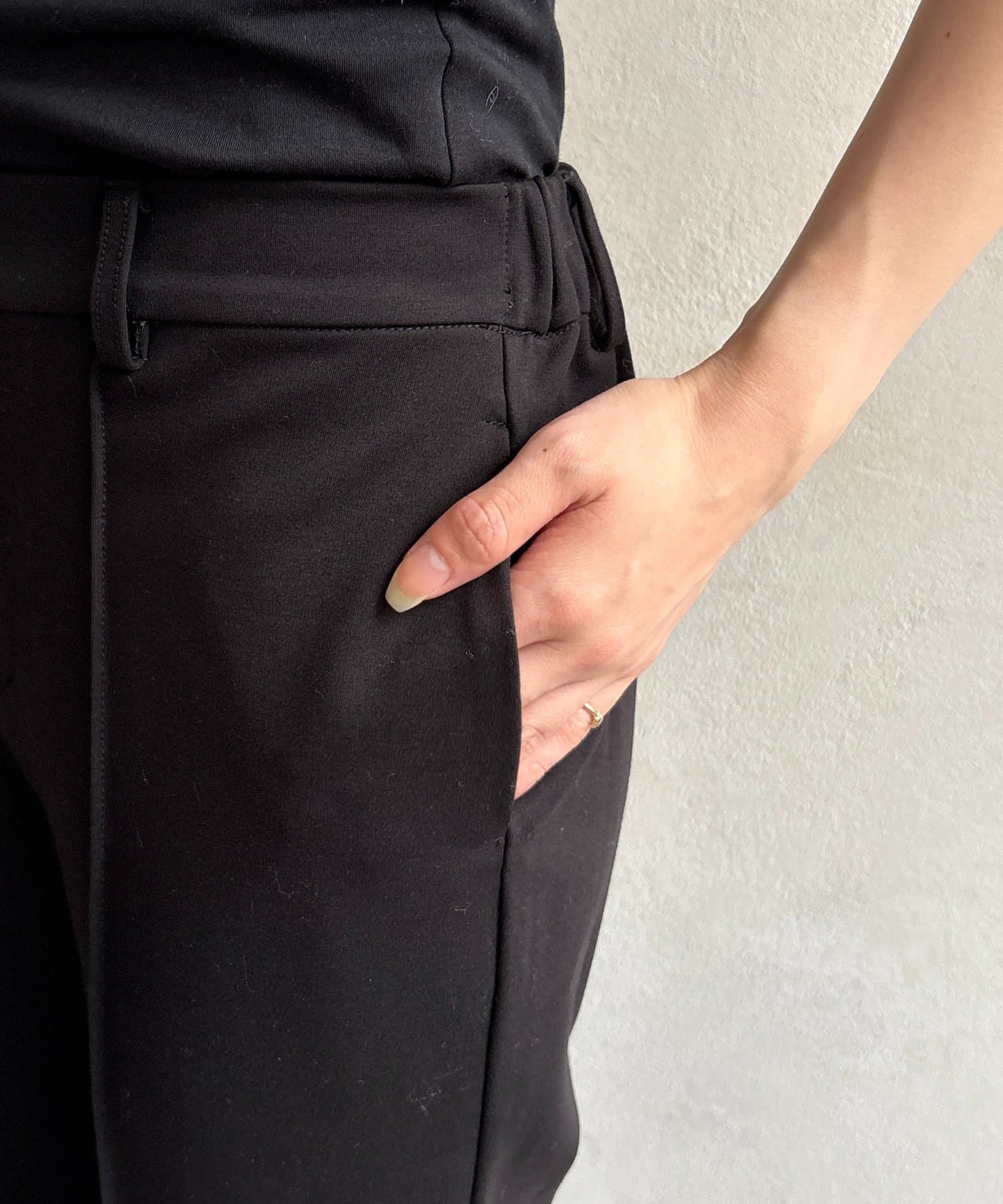 Thevon.(ゼヴォン) ストレッチセミフレアパンツ
