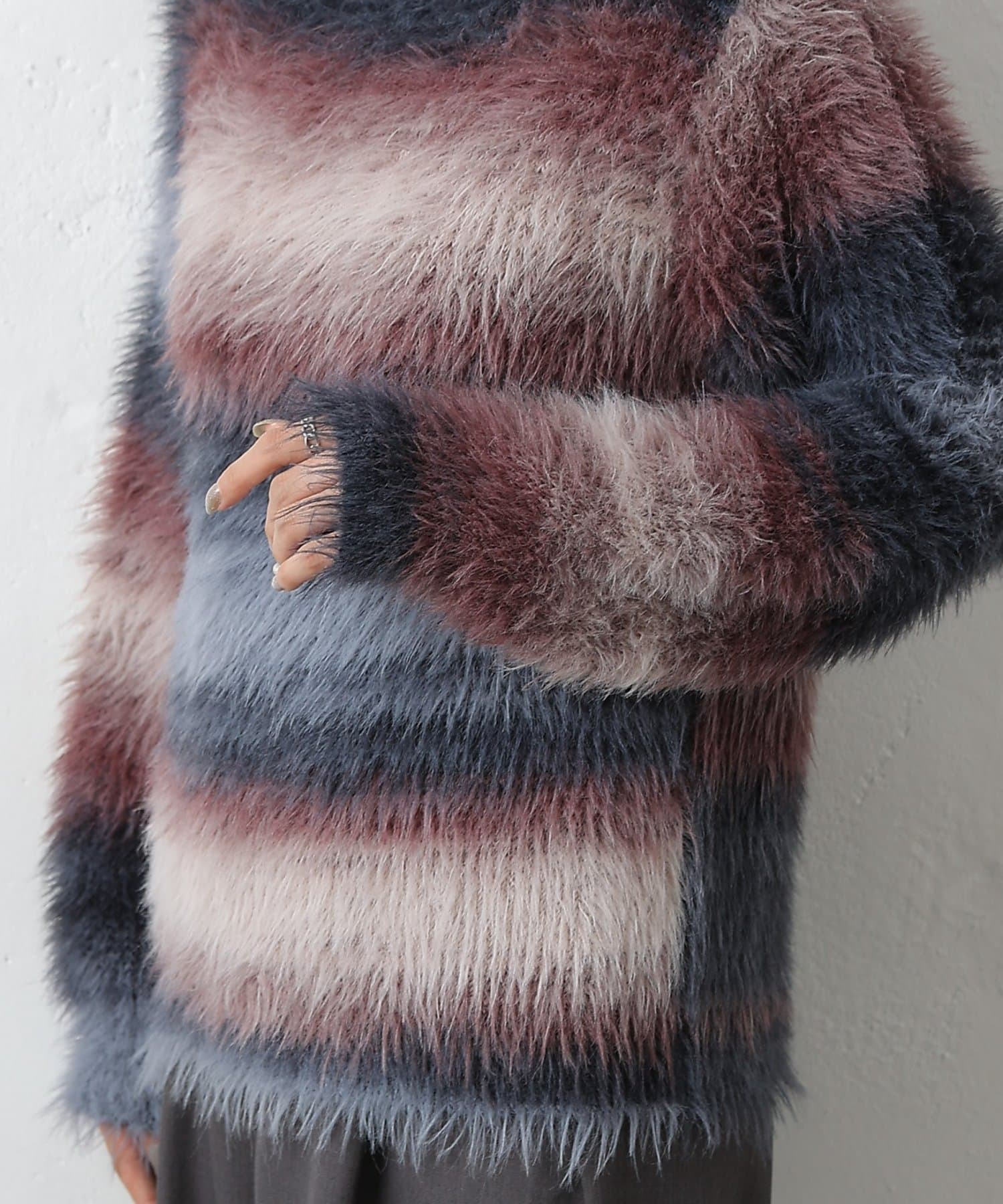 COLONY 2139(コロニー トゥーワンスリーナイン) グラデーションフェザーニット