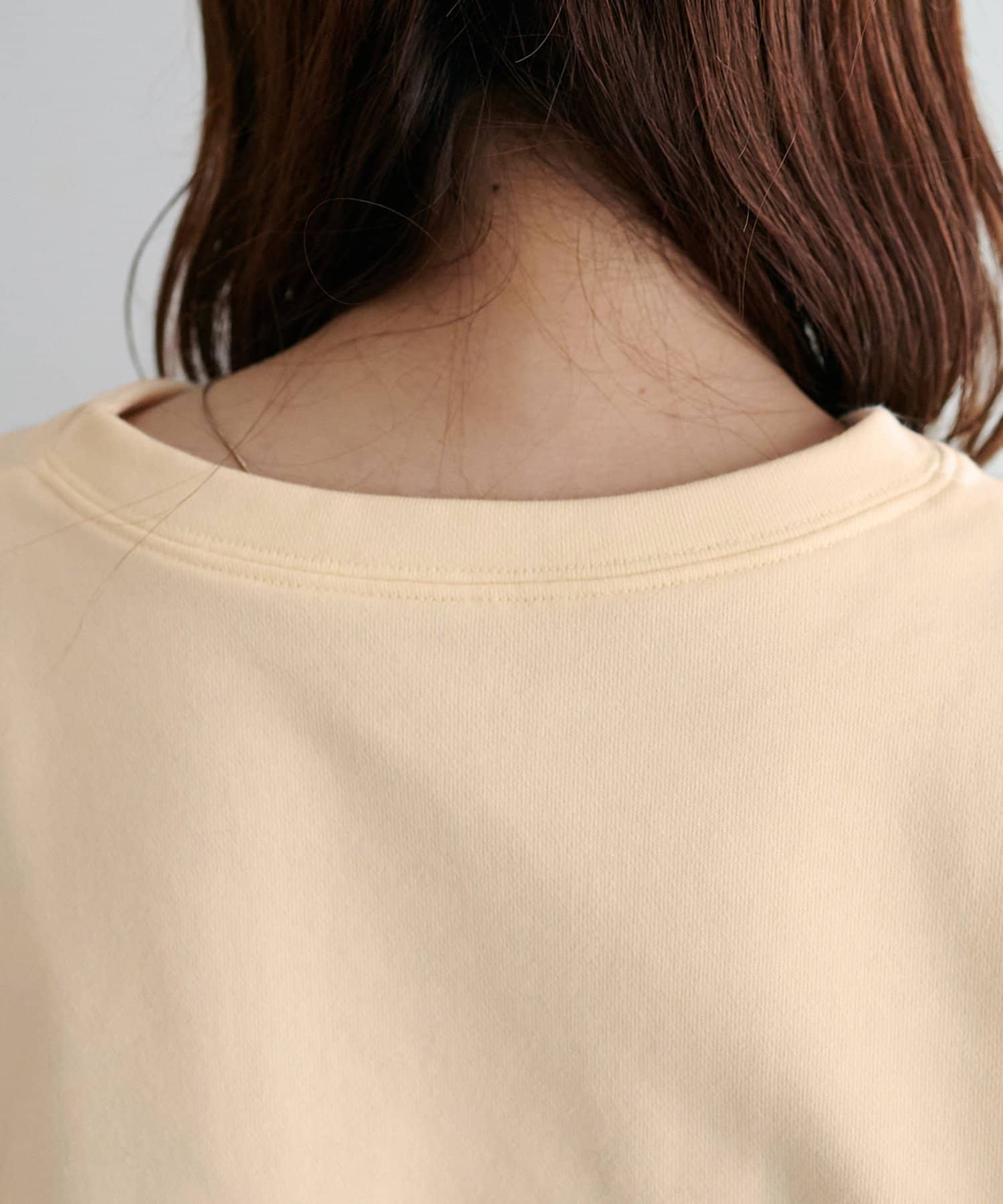 DISCOAT(ディスコート) 【抜け感スウェット/重ね着にも♪】切りっぱなしVネックワッペン裏毛プルオーバー《WEB限定》