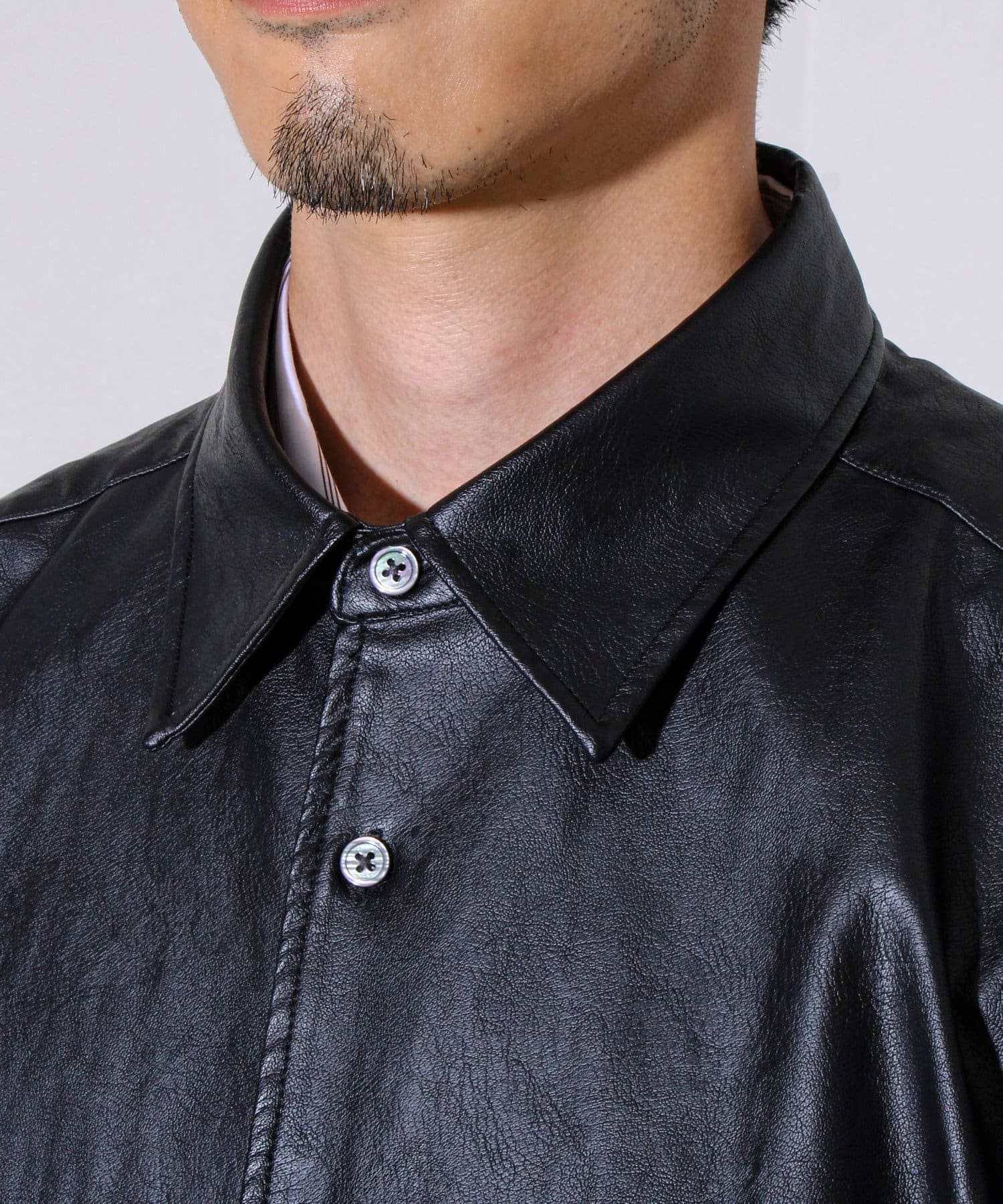 FREDY & GLOSTER(フレディ アンド グロスター) 【本革見え/3サイズ展開】UNISEX レザーシャウター フェイクレザーシャツ