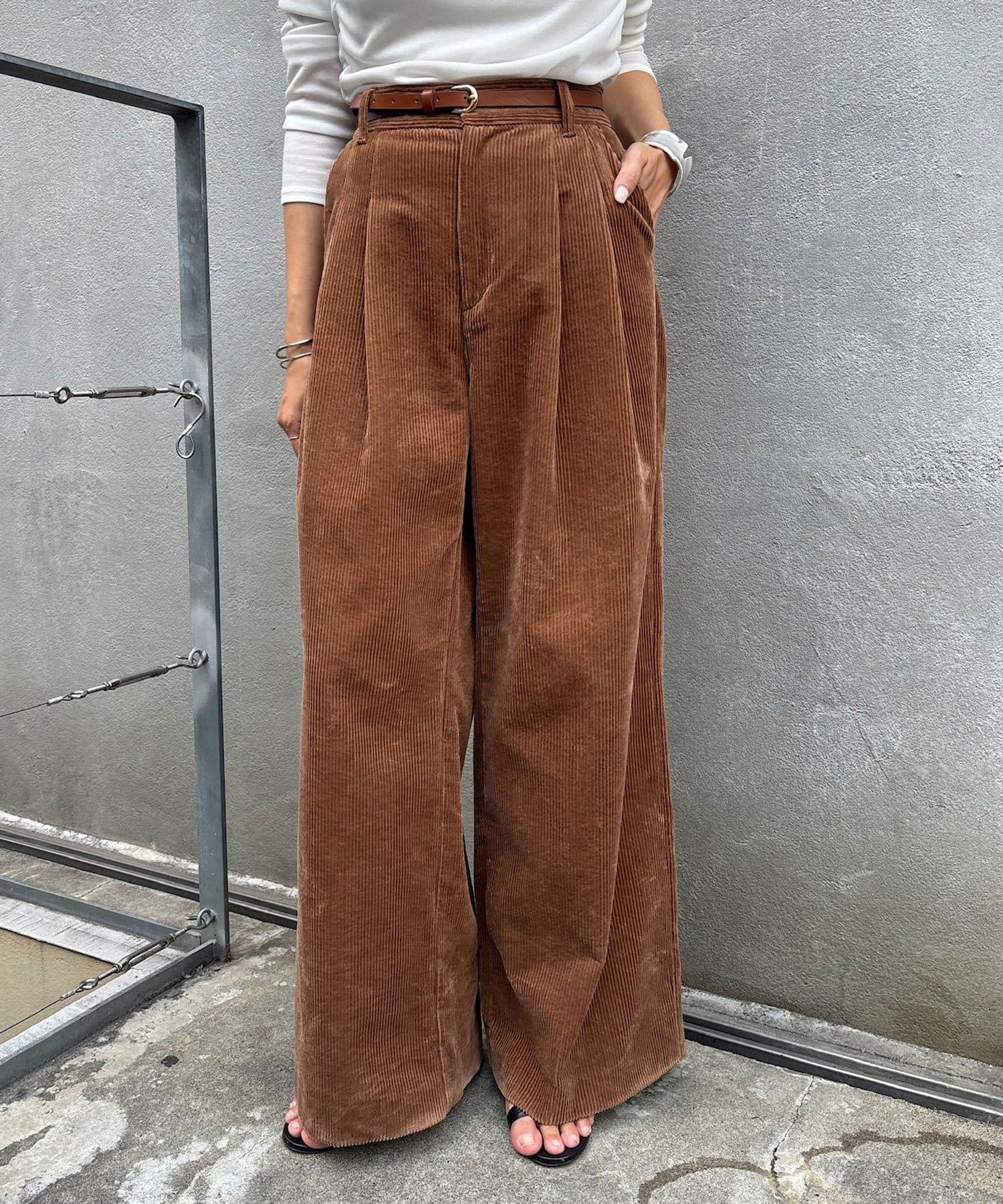 SHENERY(シーナリー) コーデュロイワイドパンツ