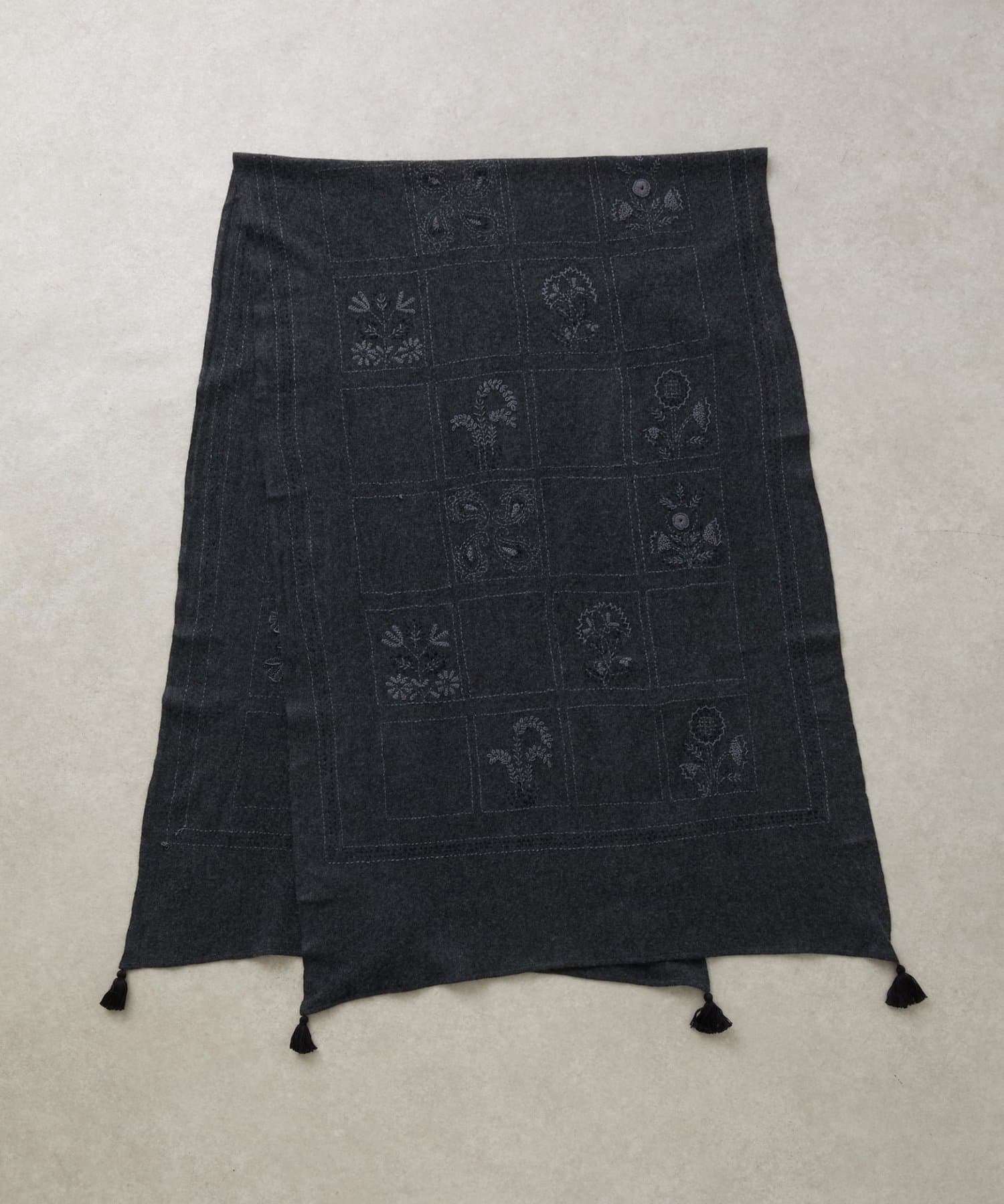 BEARDSLEY(ビアズリー) 《CITRUS》刺繍タッセルストール