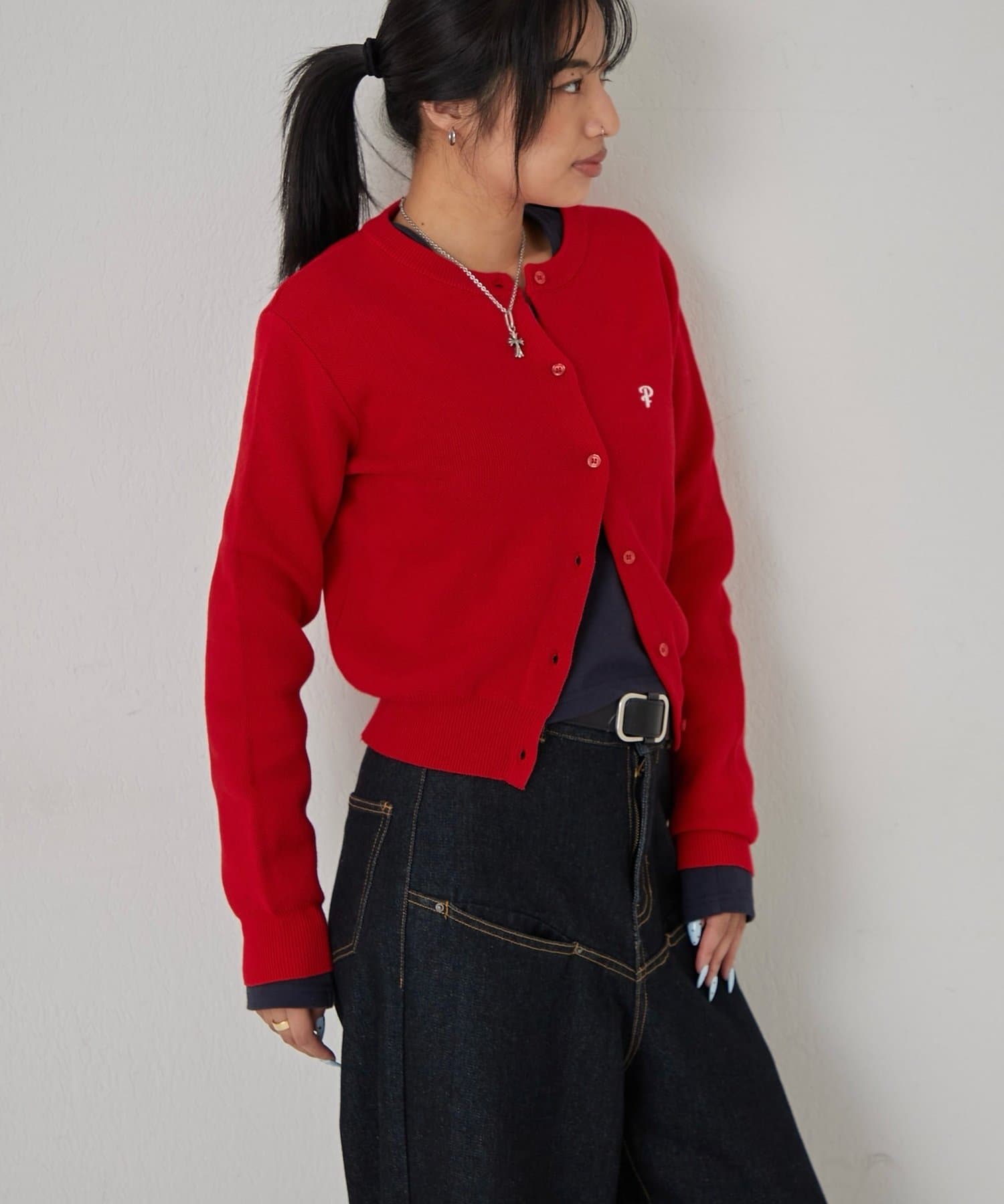 WHO’S WHO gallery(フーズフーギャラリー) ワンポイントクルーカーデ