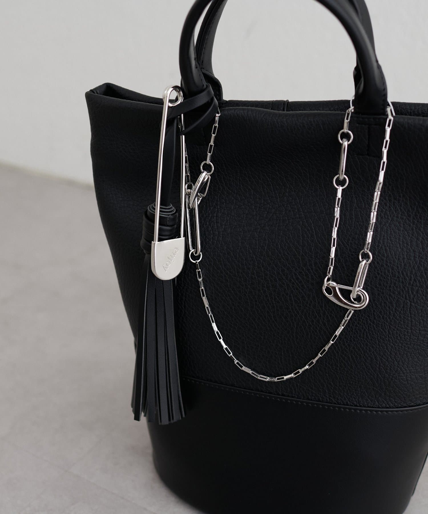 enjoy”ロゴビッグピン | LARUTA(ラルータ)レディース | PAL