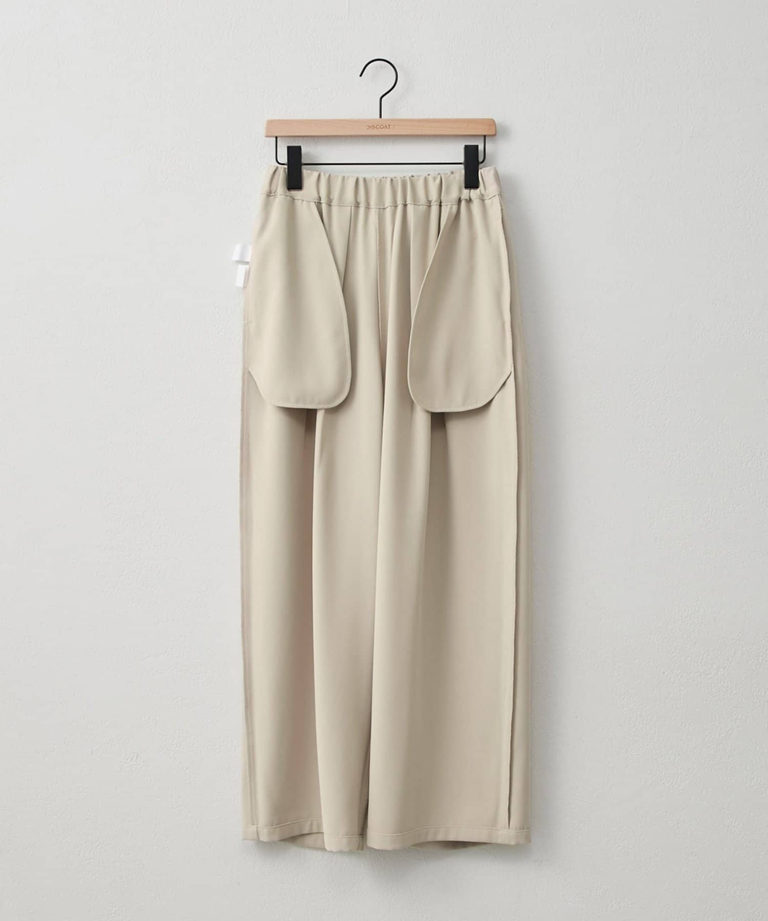 DISCOAT(ディスコート) 【腰回りカバー/綺麗見え】タック使いイージーパンツ
