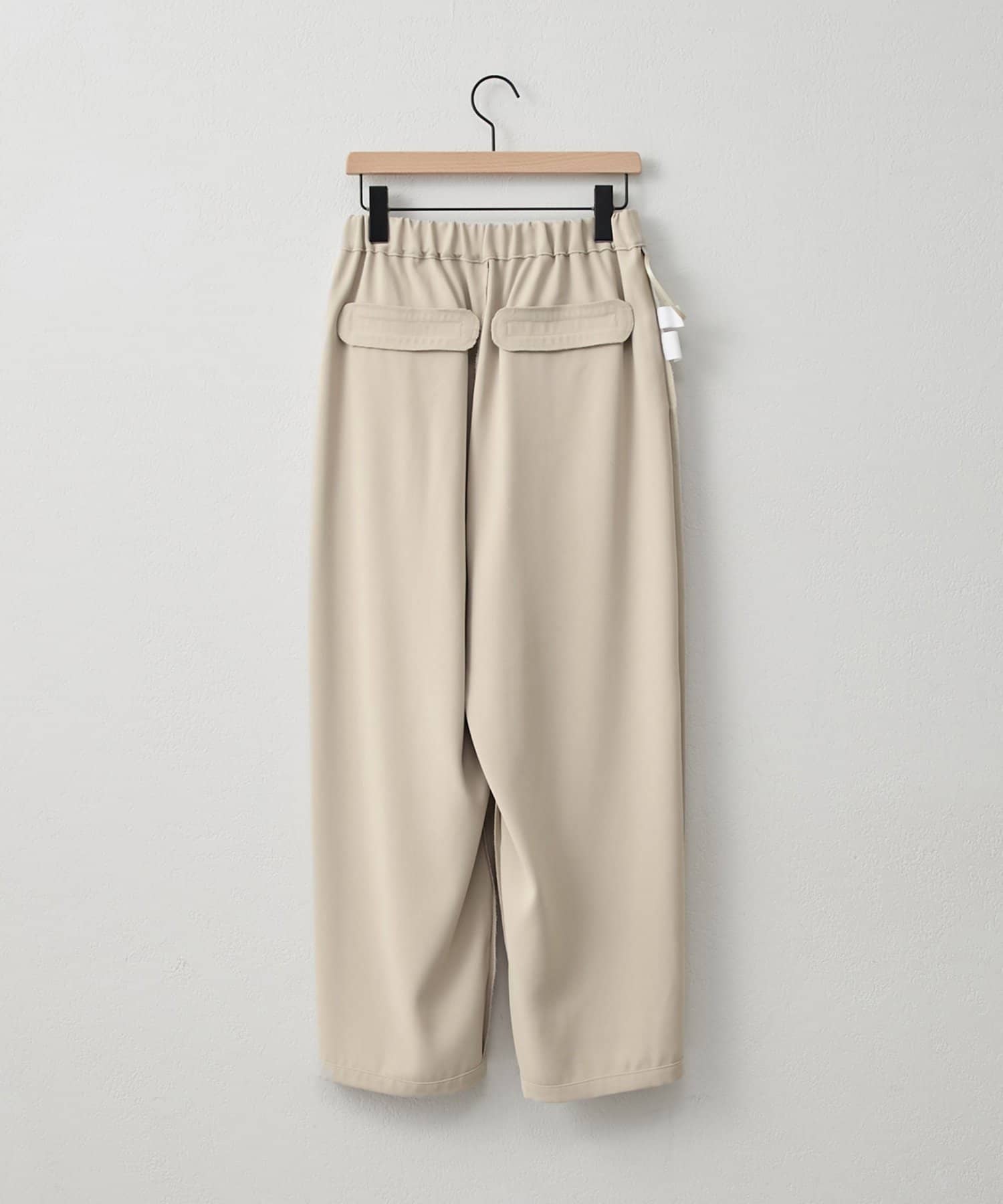 DISCOAT(ディスコート) 【腰回りカバー/綺麗見え】タック使いイージーパンツ