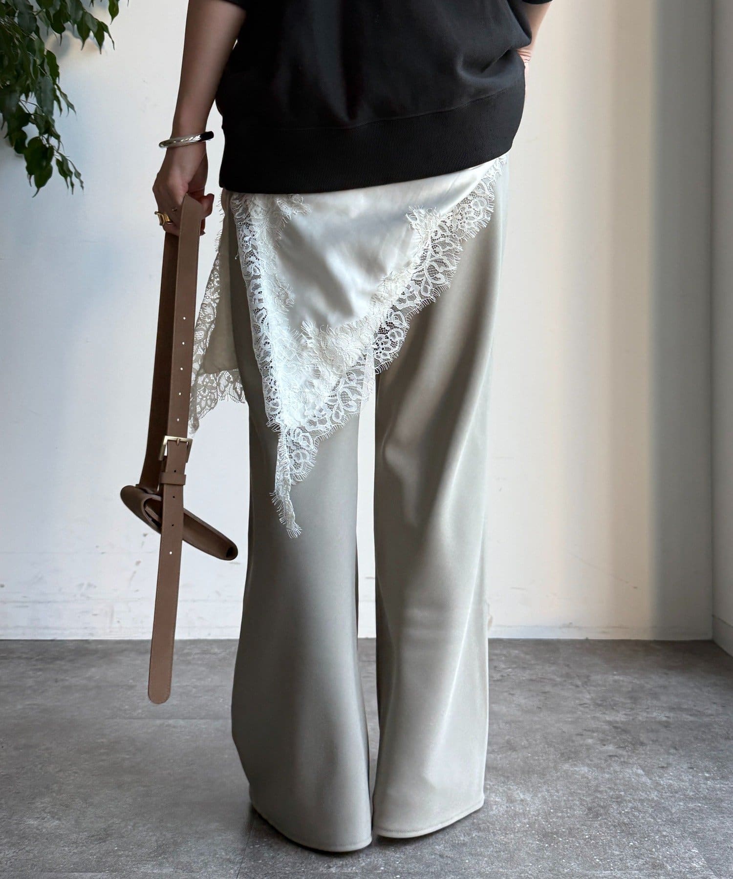 DOUDOU(ドゥドゥ) 【新色追加/叶えるパンツ/WEB限定】バイヤスセミフレアパンツ